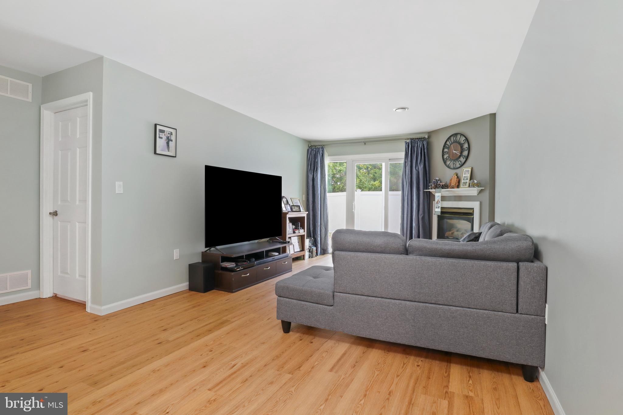 GRANDVIEW PARK CONDOS - Residential