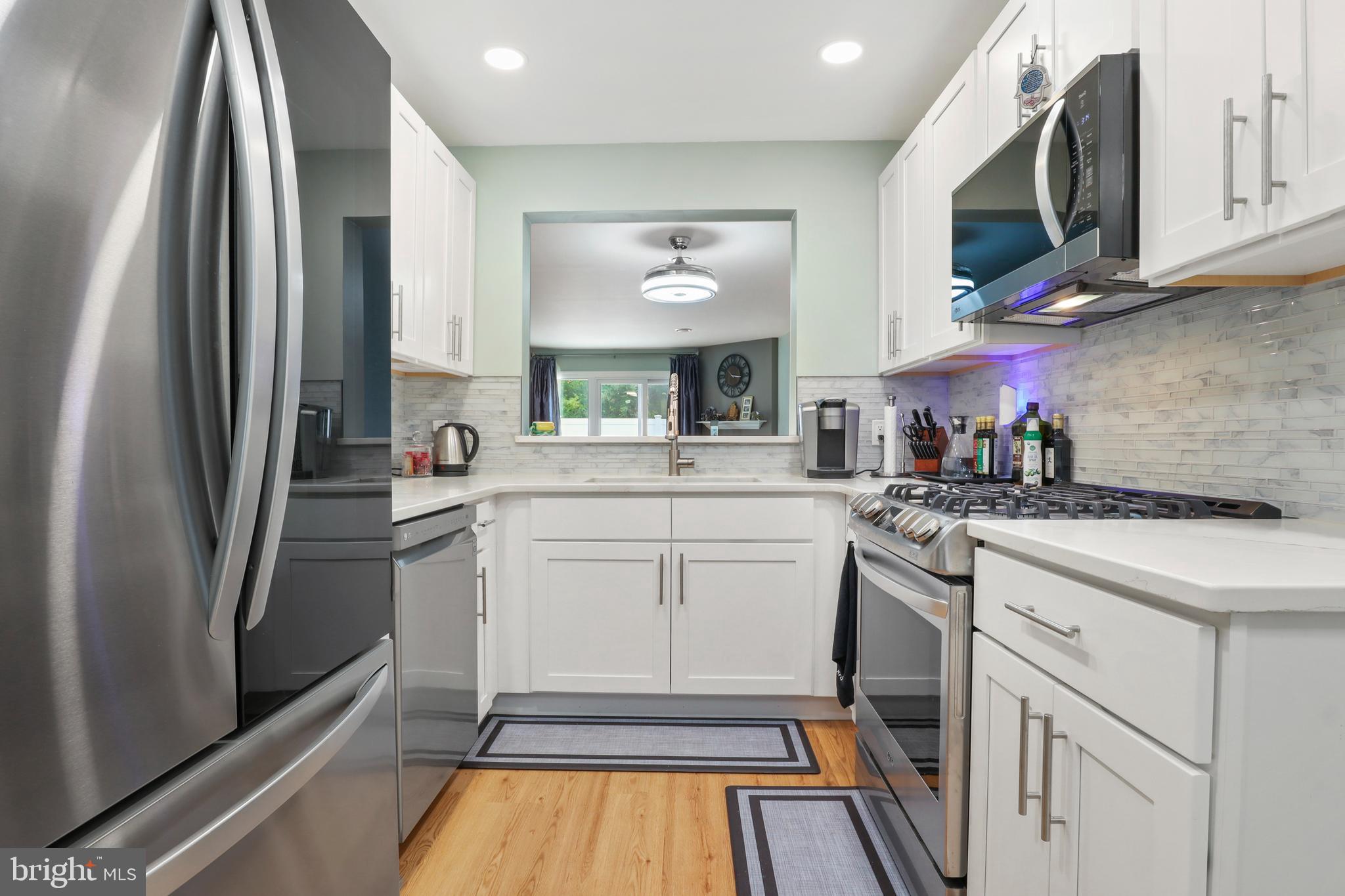 GRANDVIEW PARK CONDOS - Residential