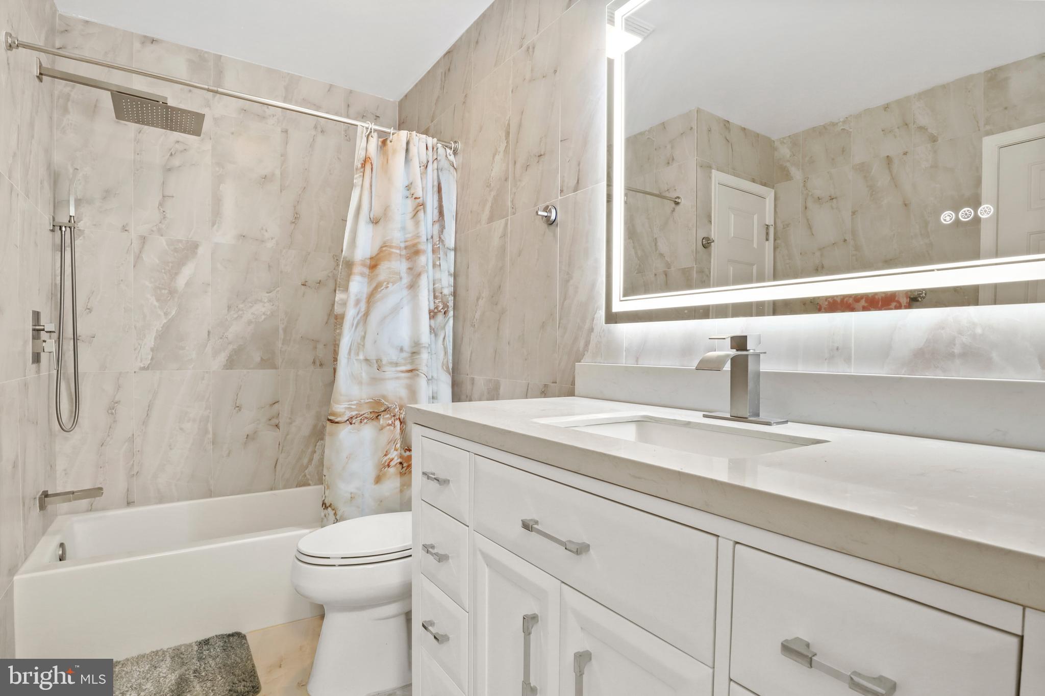 GRANDVIEW PARK CONDOS - Residential