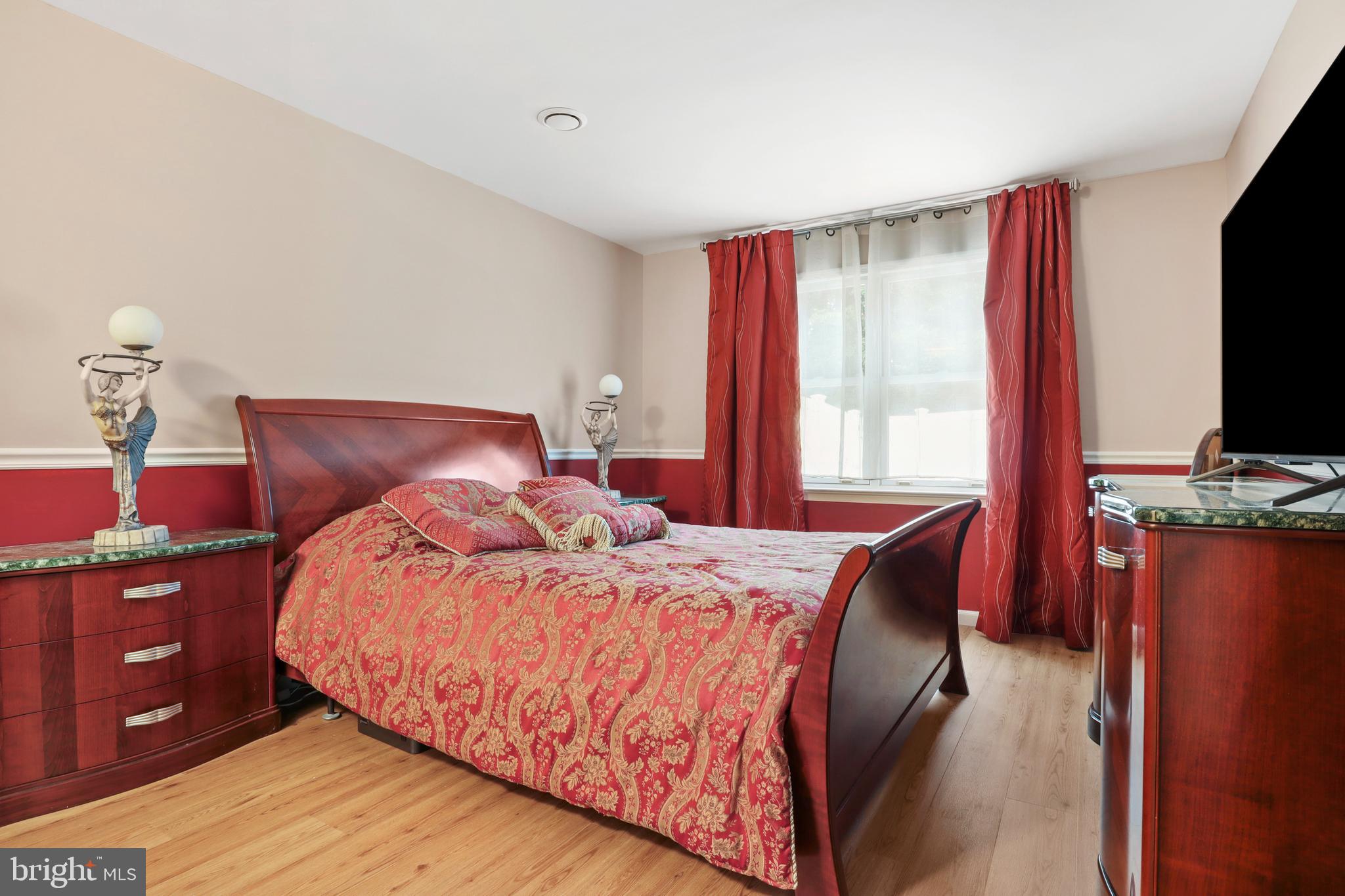 GRANDVIEW PARK CONDOS - Residential