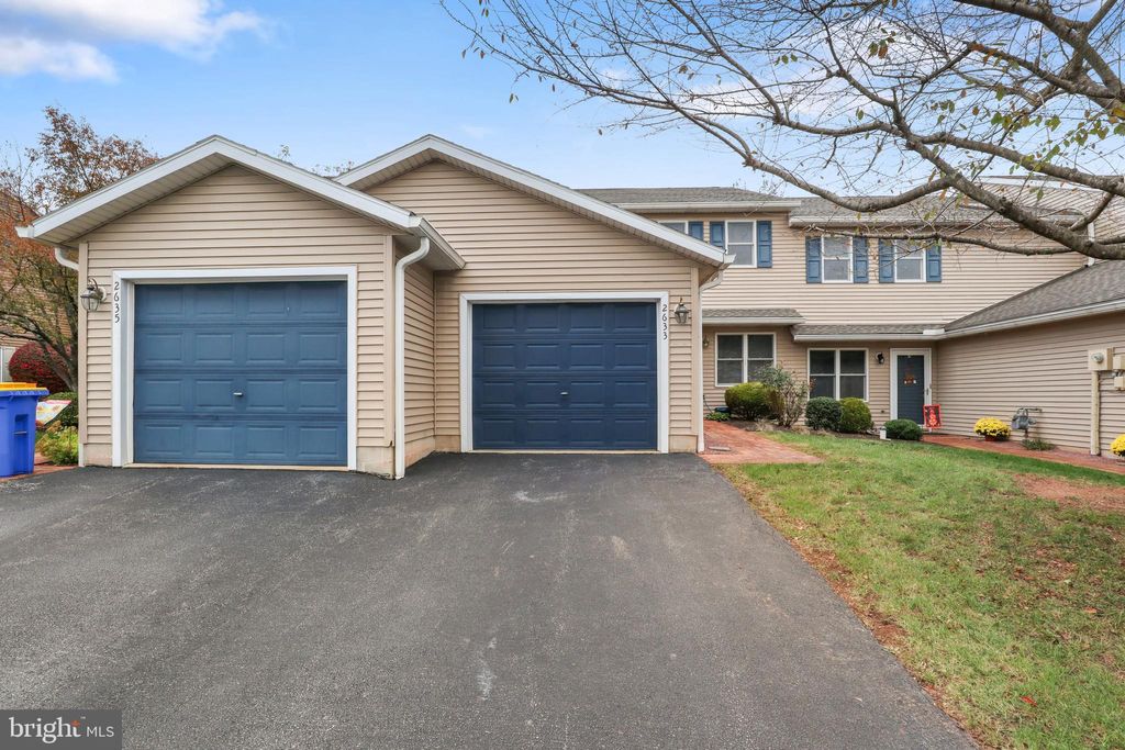 Photo of 2633 Grandview Park Drive #39, YORK, PA 17408 (MLS # PAYK2092716)