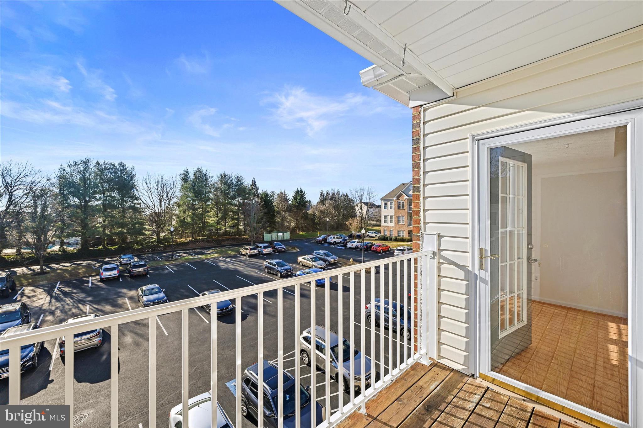 VILLAGE GREEN - Residential