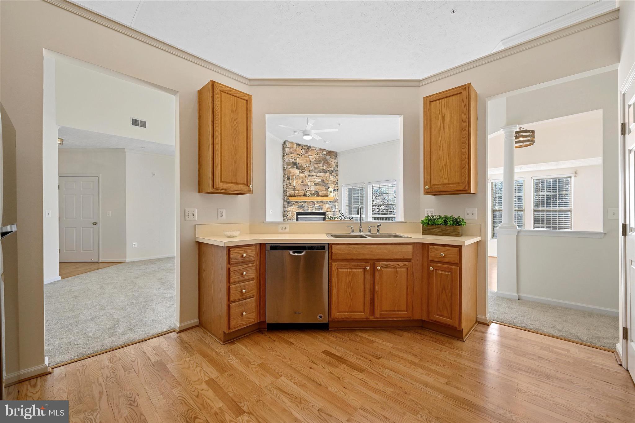 VILLAGE GREEN - Residential