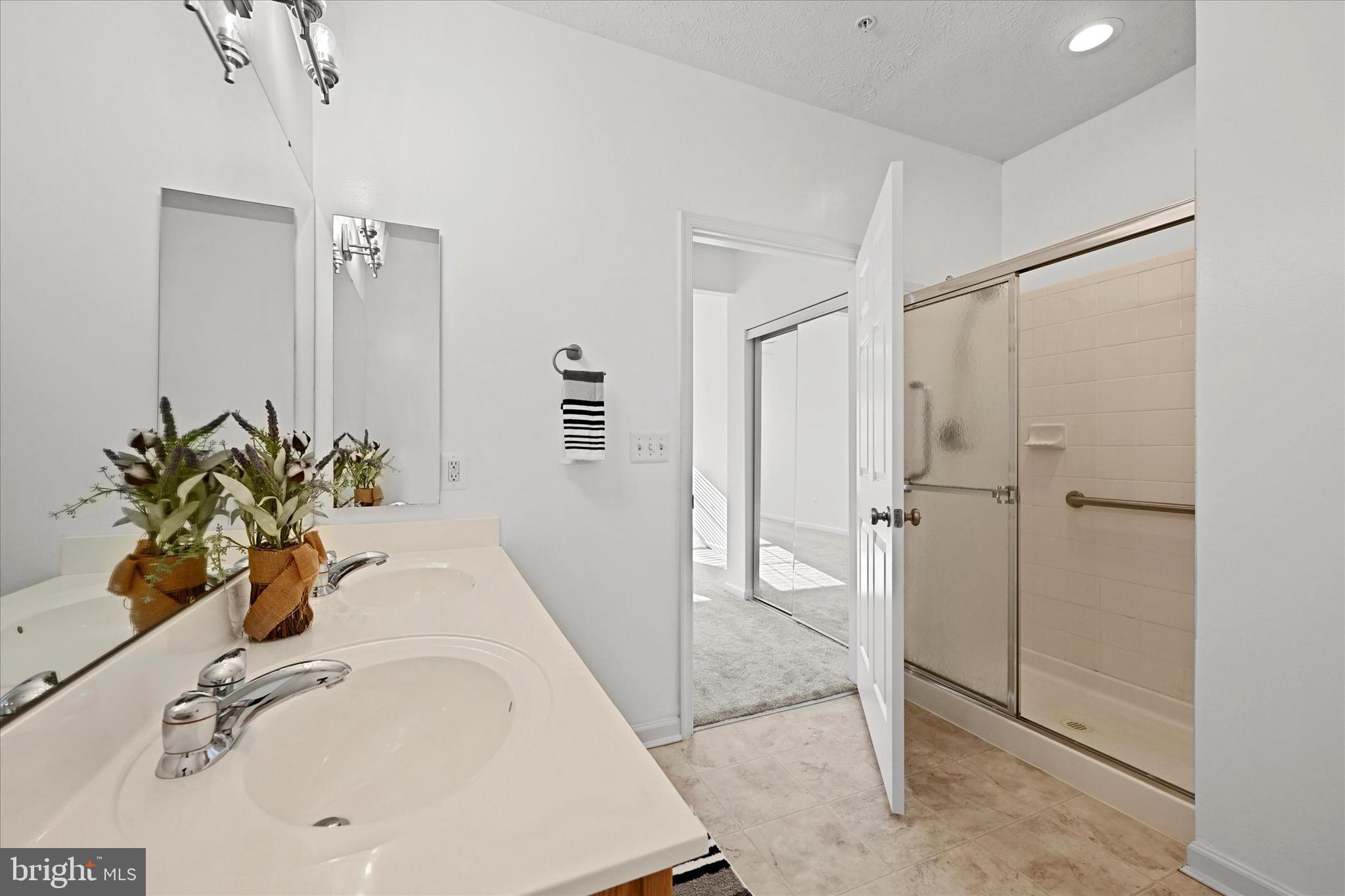 VILLAGE GREEN - Residential