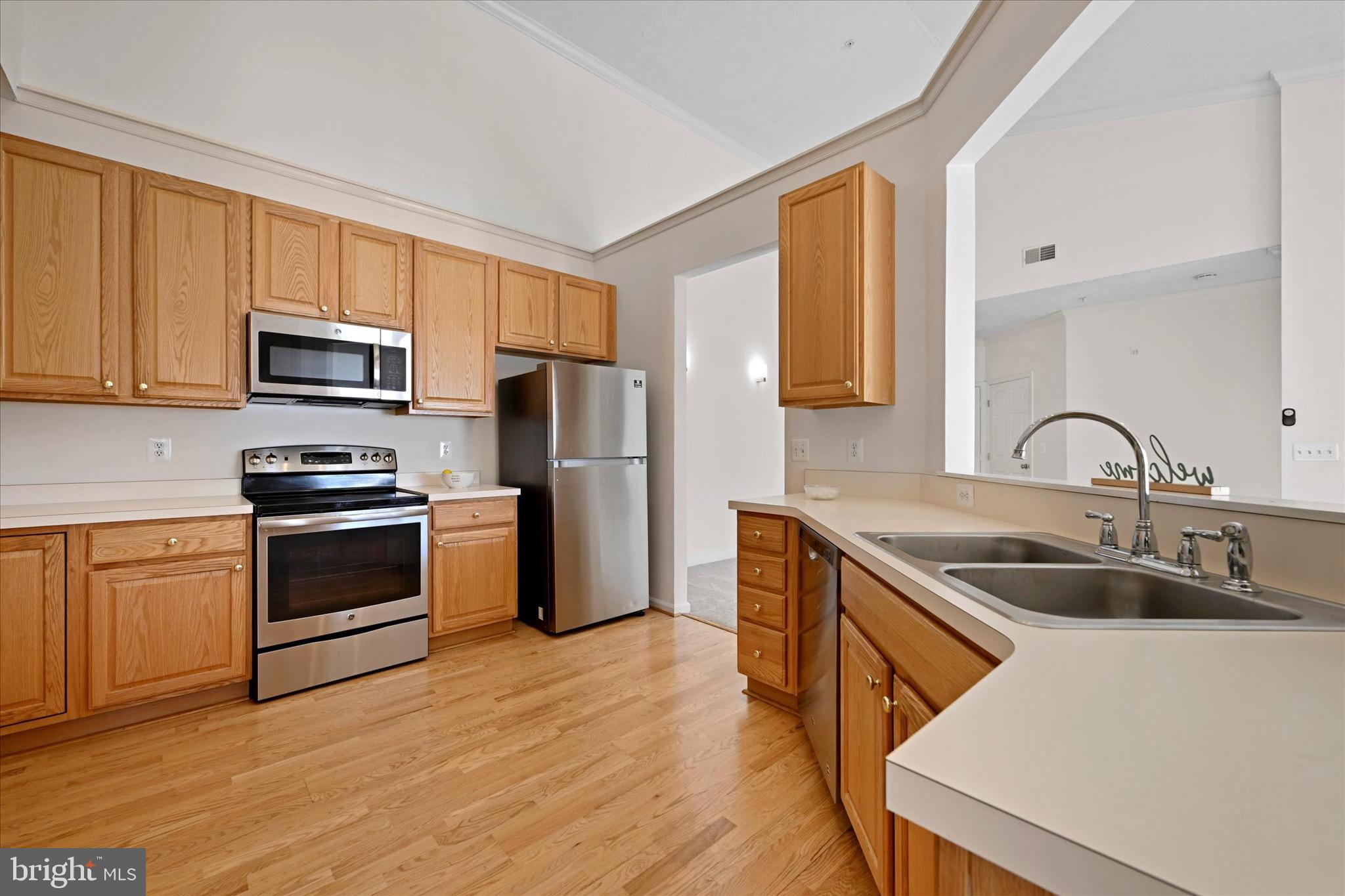 VILLAGE GREEN - Residential