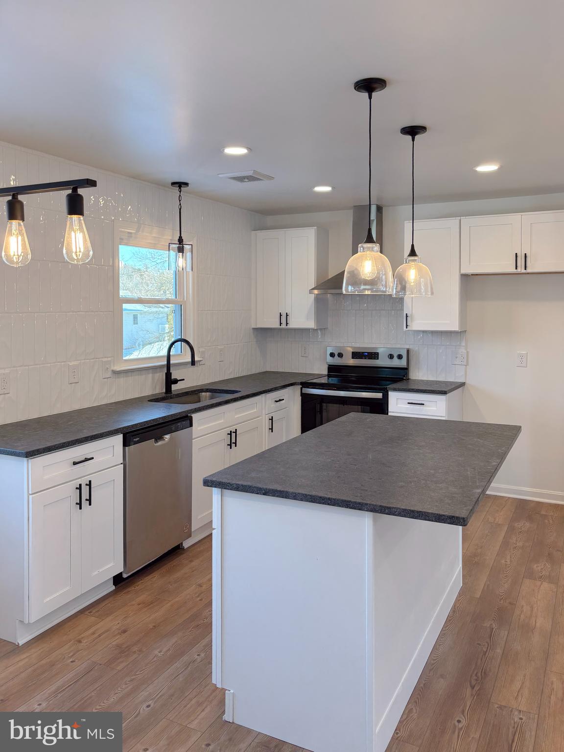 BRIDGEPORT - Residential