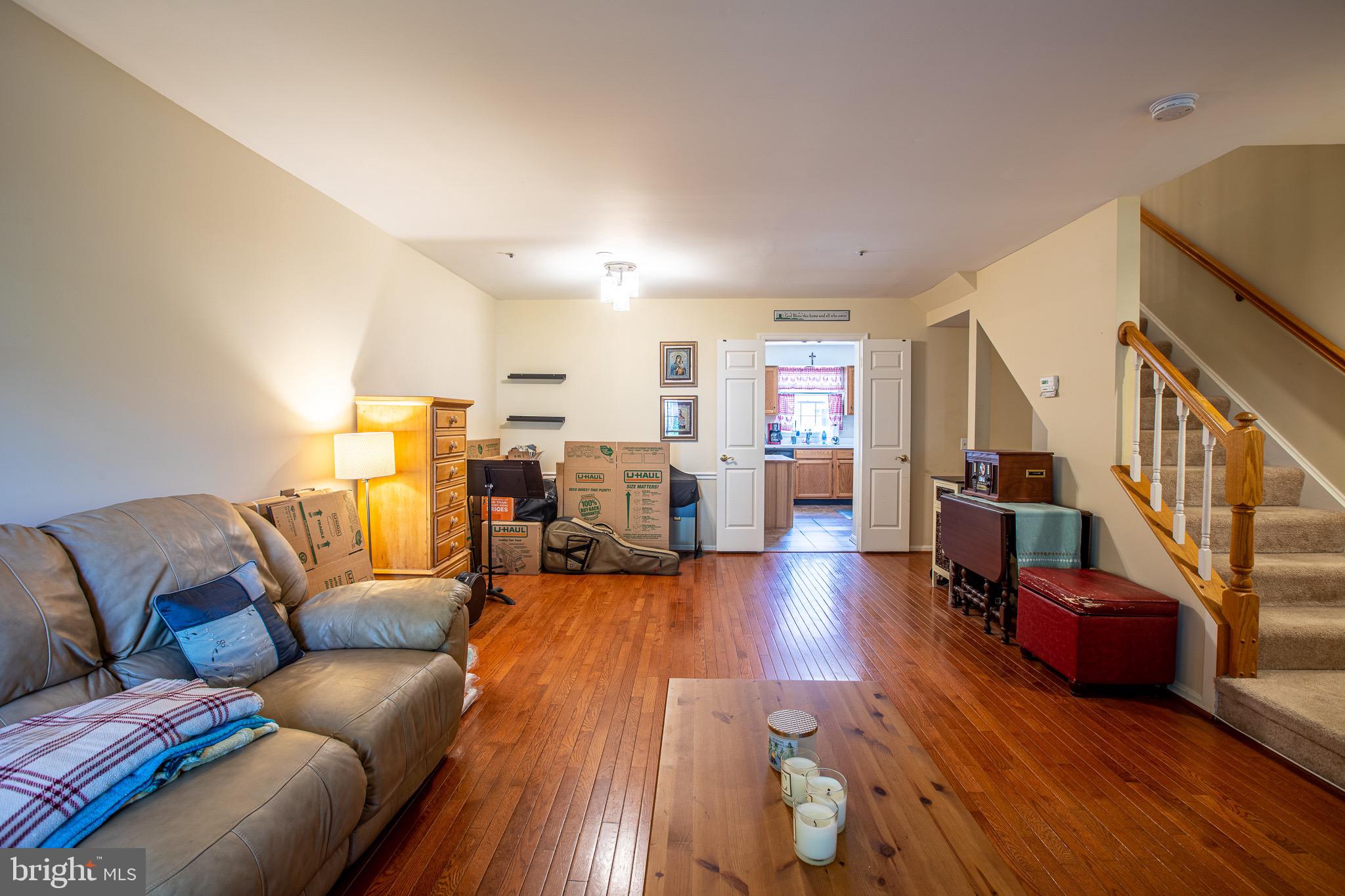 MONTGOMERY VILLAGE - Residential Lease