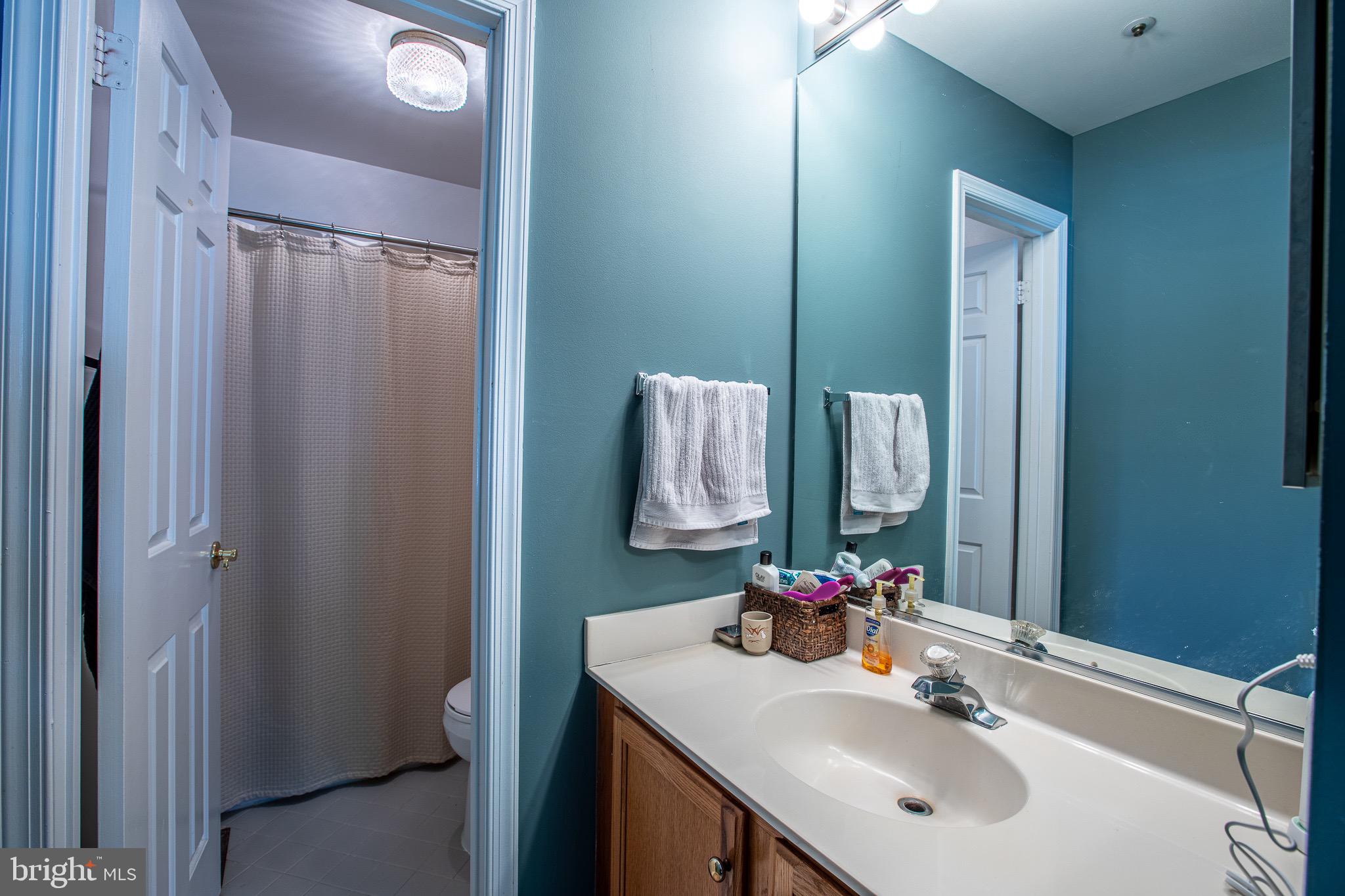 MONTGOMERY VILLAGE - Residential Lease