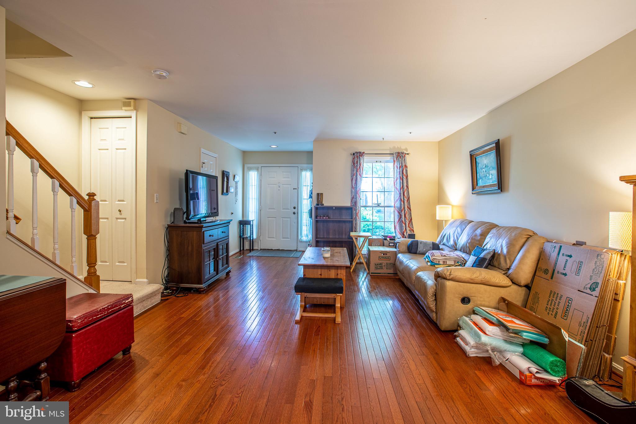 MONTGOMERY VILLAGE - Residential Lease