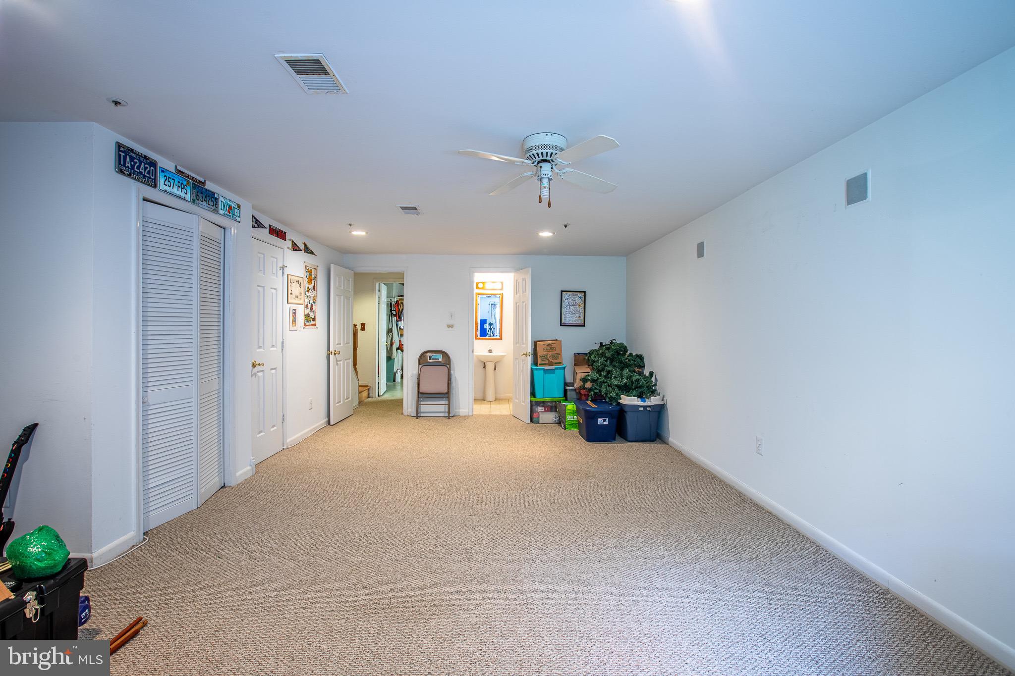 MONTGOMERY VILLAGE - Residential Lease