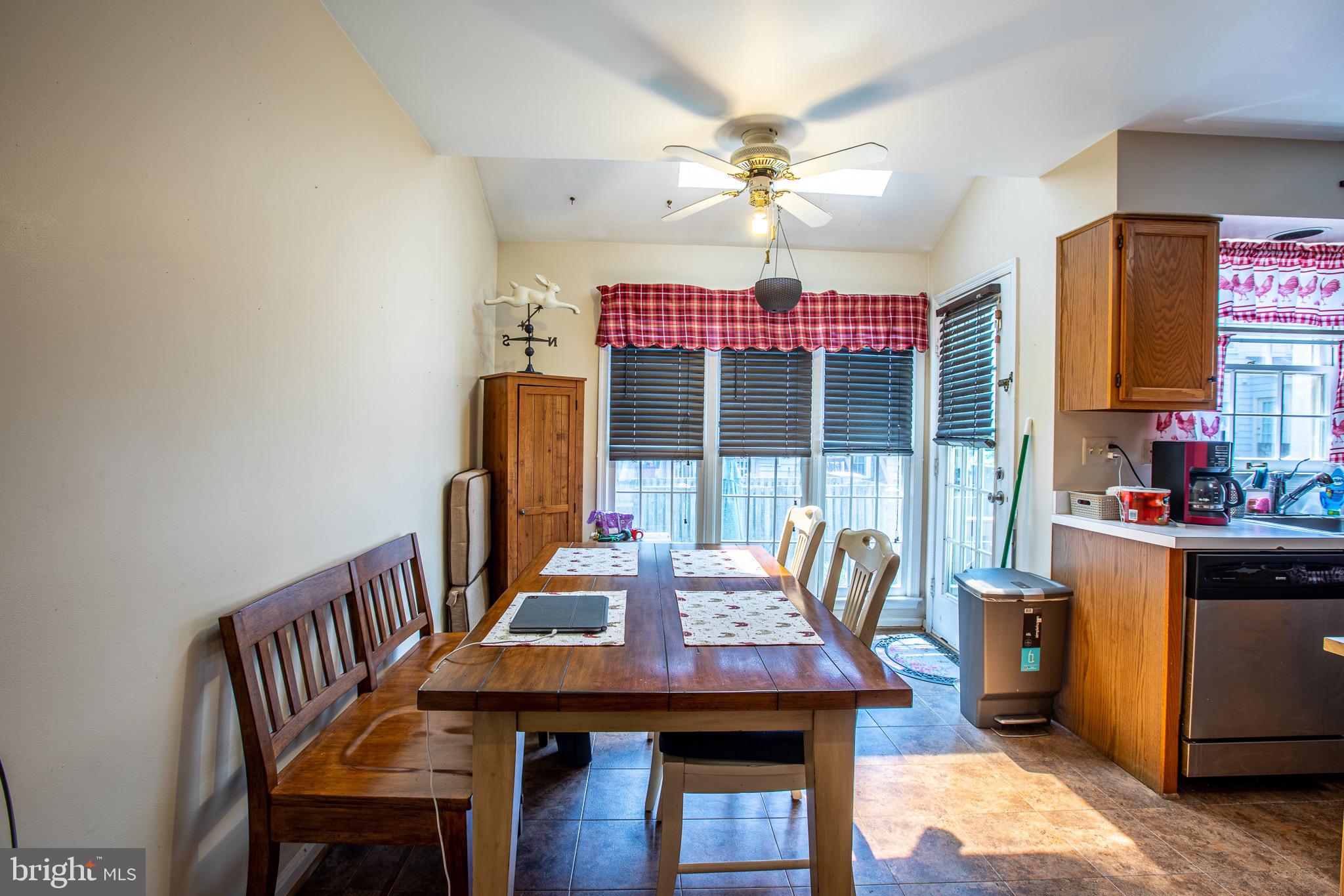 MONTGOMERY VILLAGE - Residential Lease