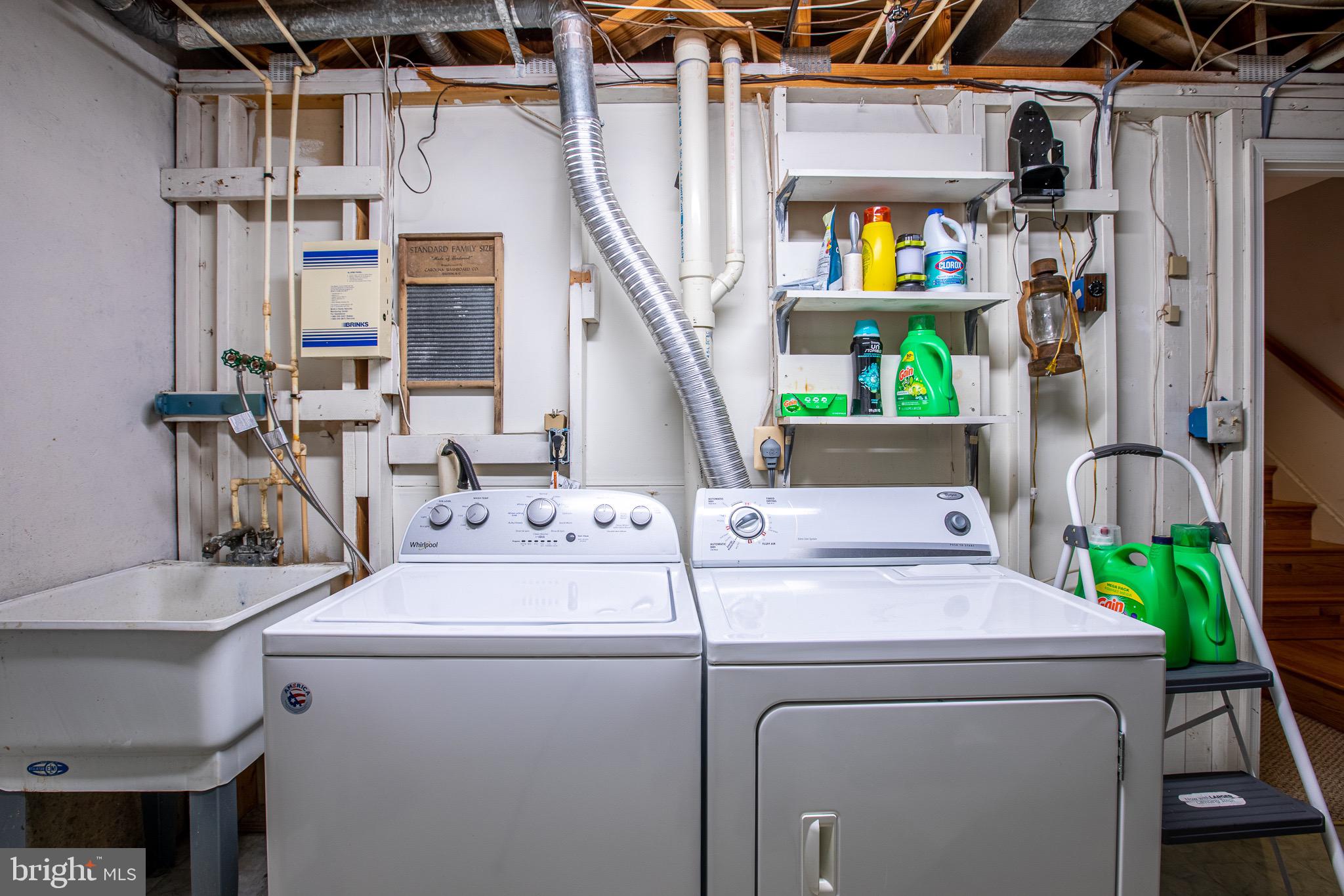 MONTGOMERY VILLAGE - Residential Lease