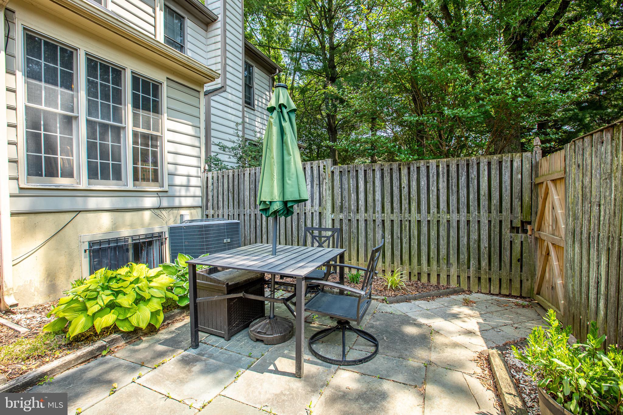 MONTGOMERY VILLAGE - Residential Lease