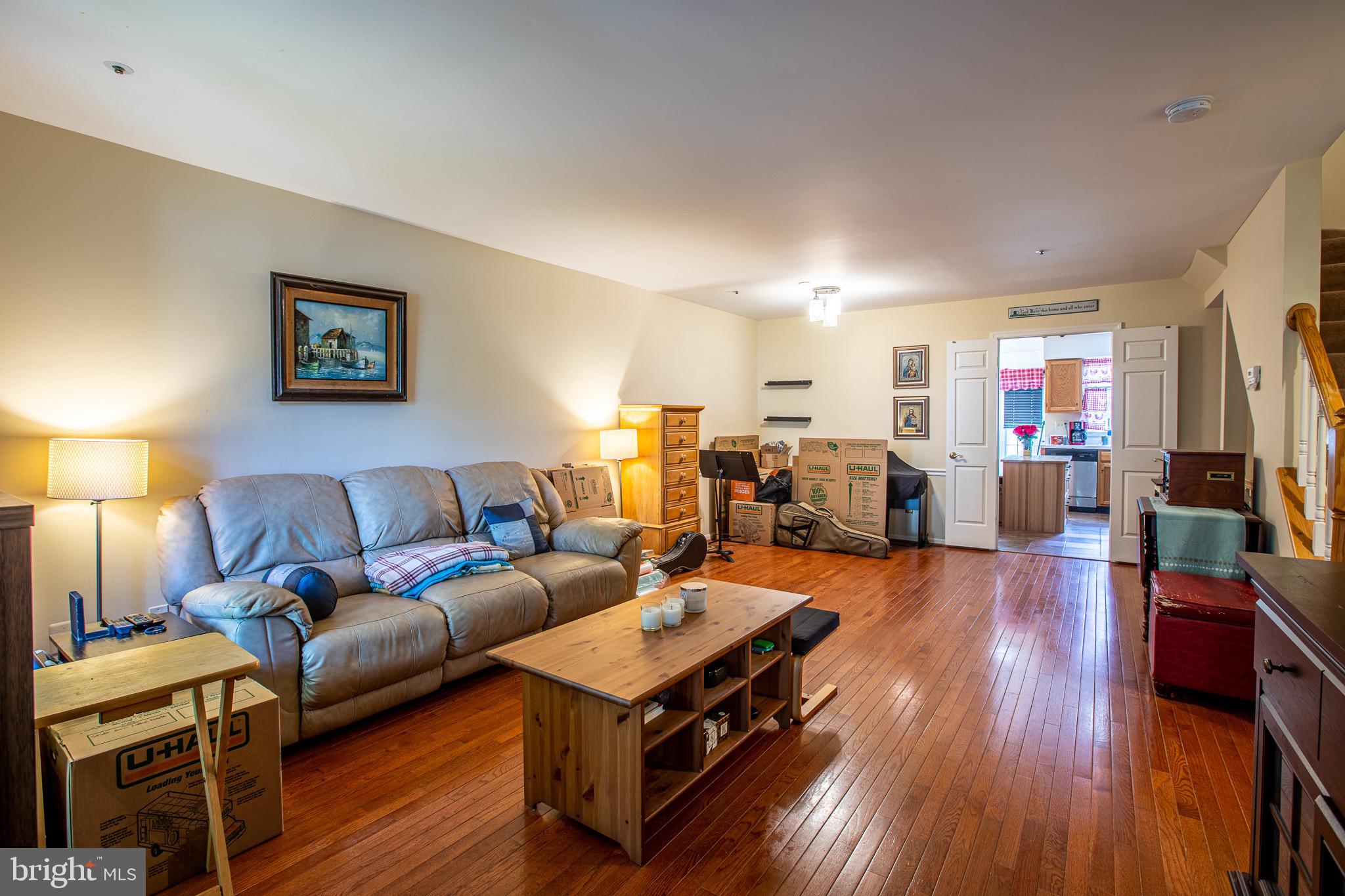 MONTGOMERY VILLAGE - Residential Lease