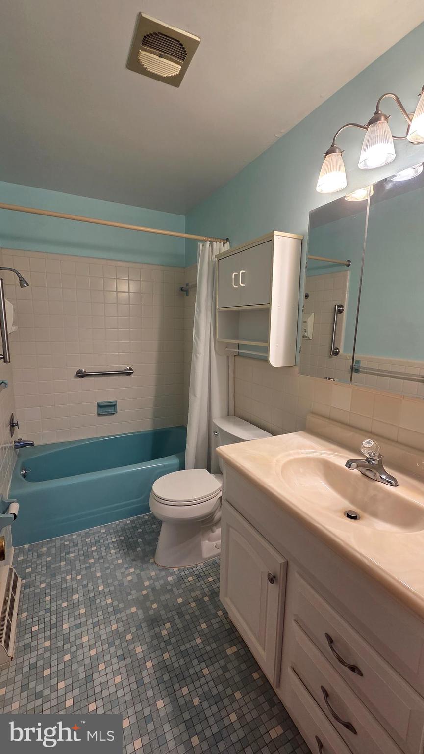 GREENVIEW KNOLLS - Residential