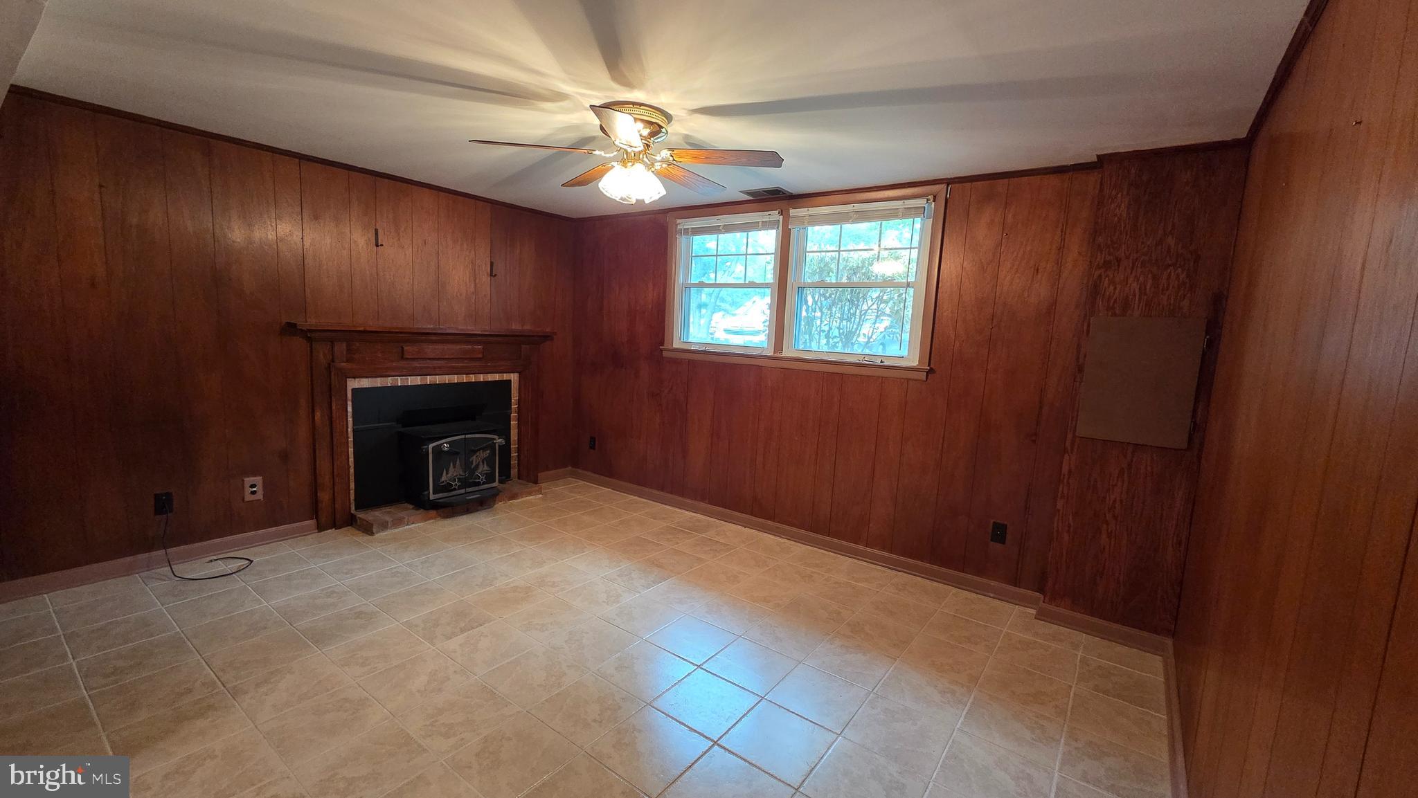 GREENVIEW KNOLLS - Residential