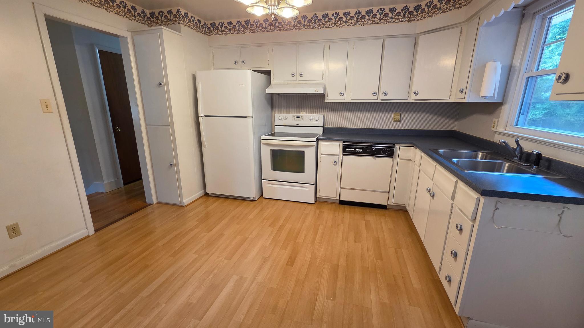 GREENVIEW KNOLLS - Residential