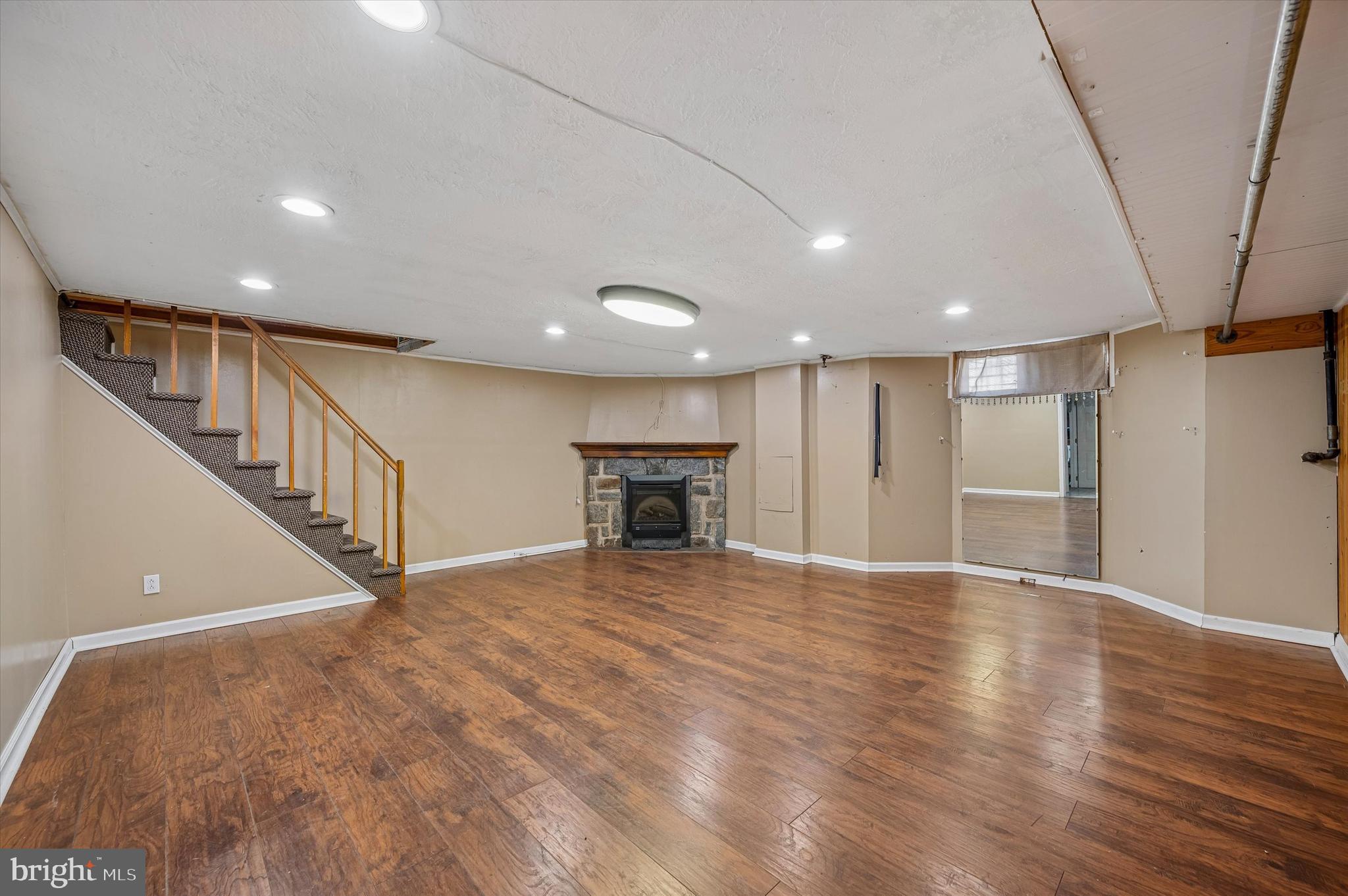 OXFORD CIRCLE - Residential