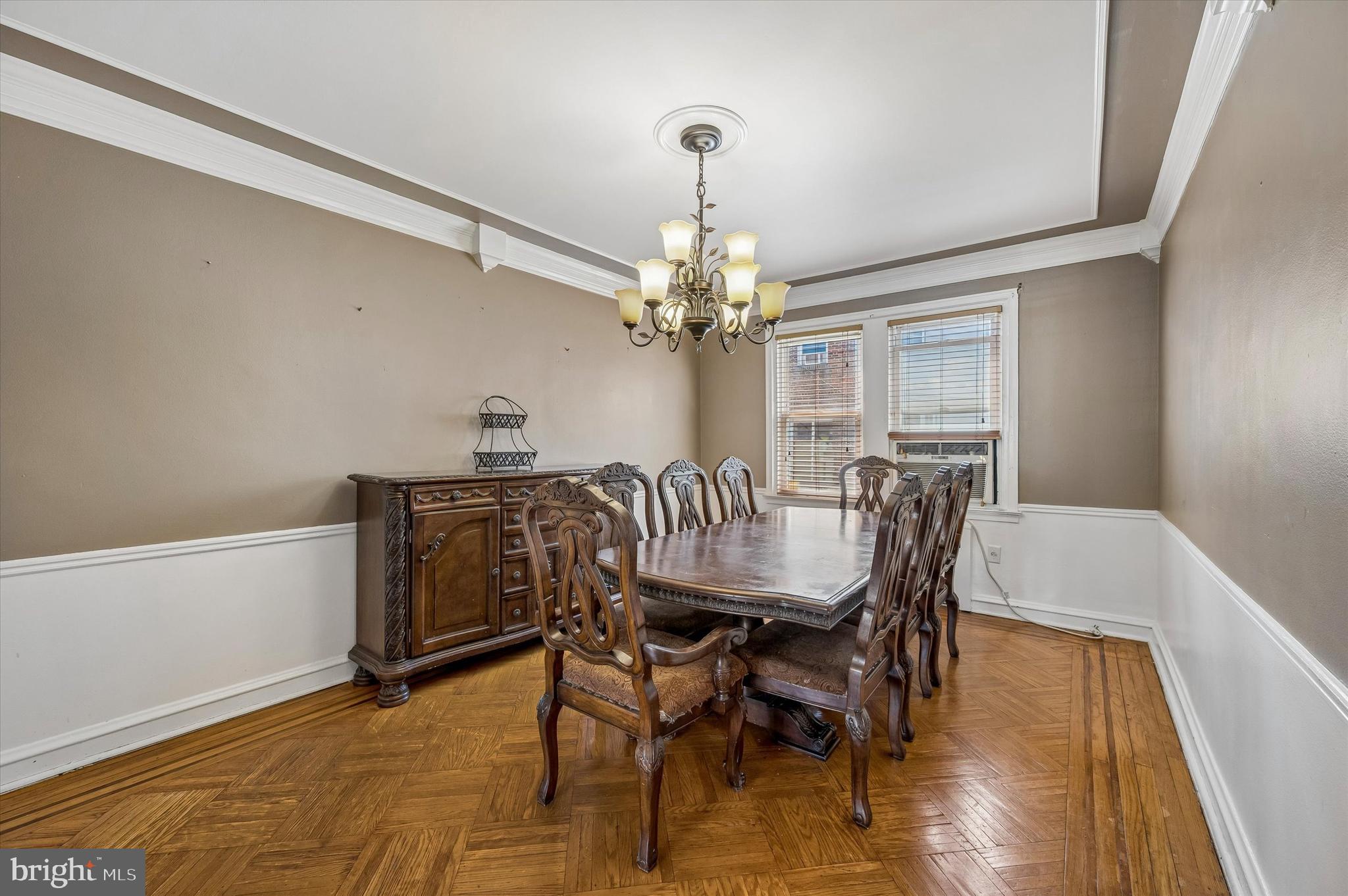 OXFORD CIRCLE - Residential