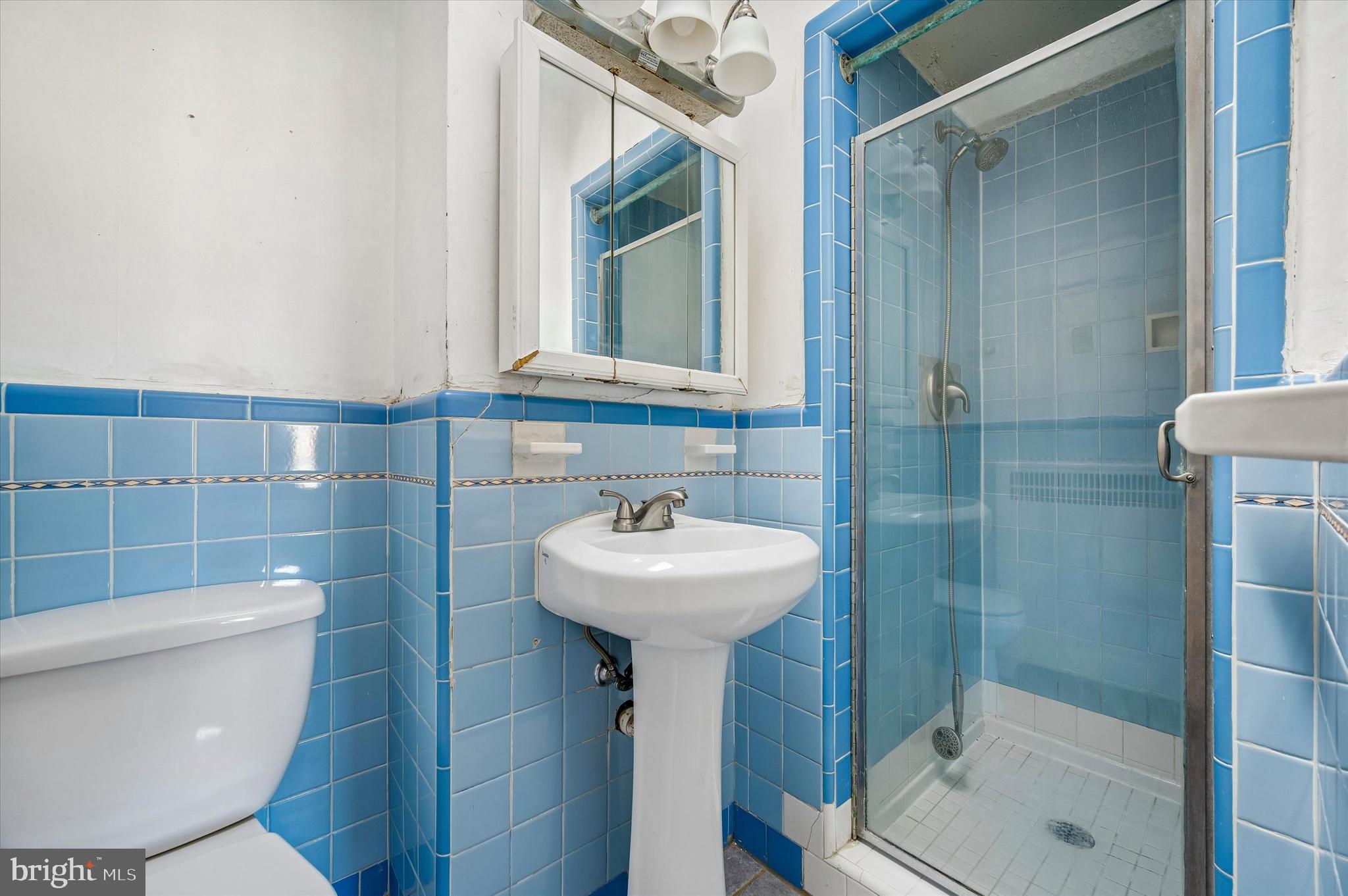 OXFORD CIRCLE - Residential