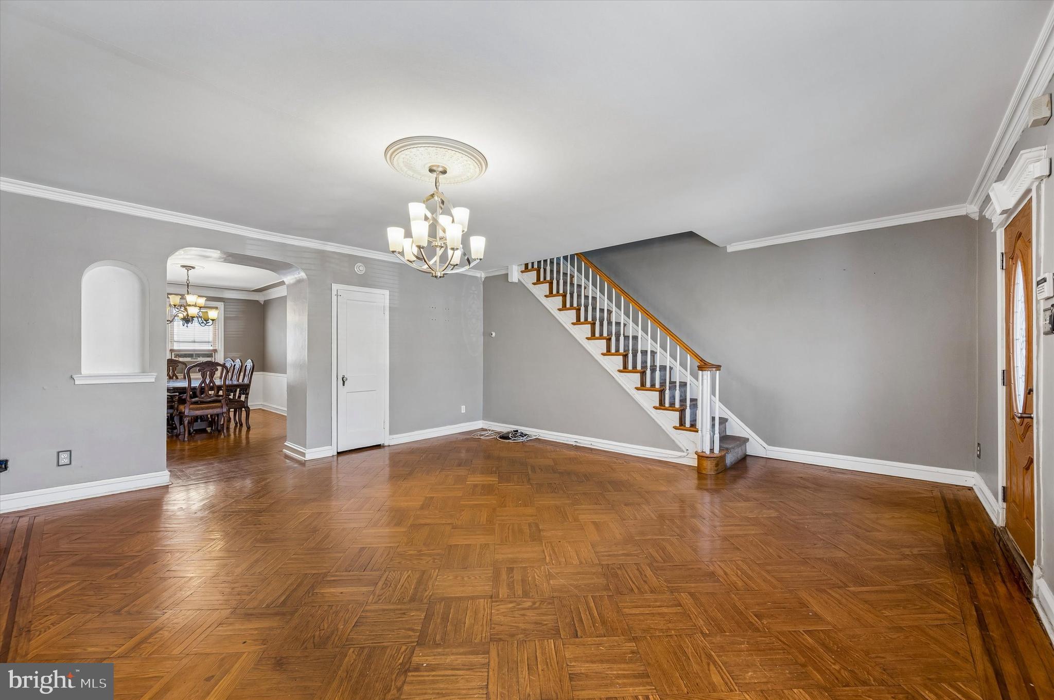 OXFORD CIRCLE - Residential