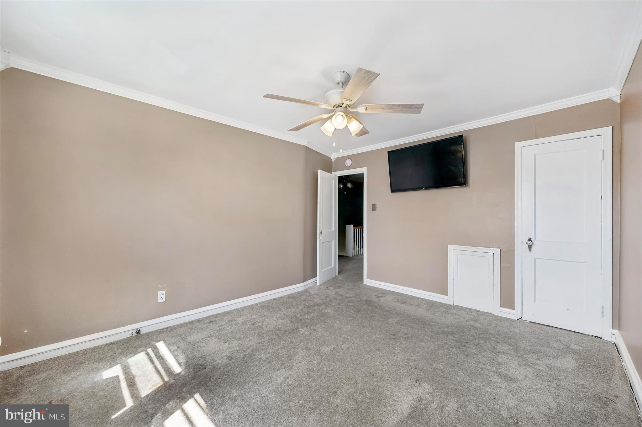 OXFORD CIRCLE - Residential