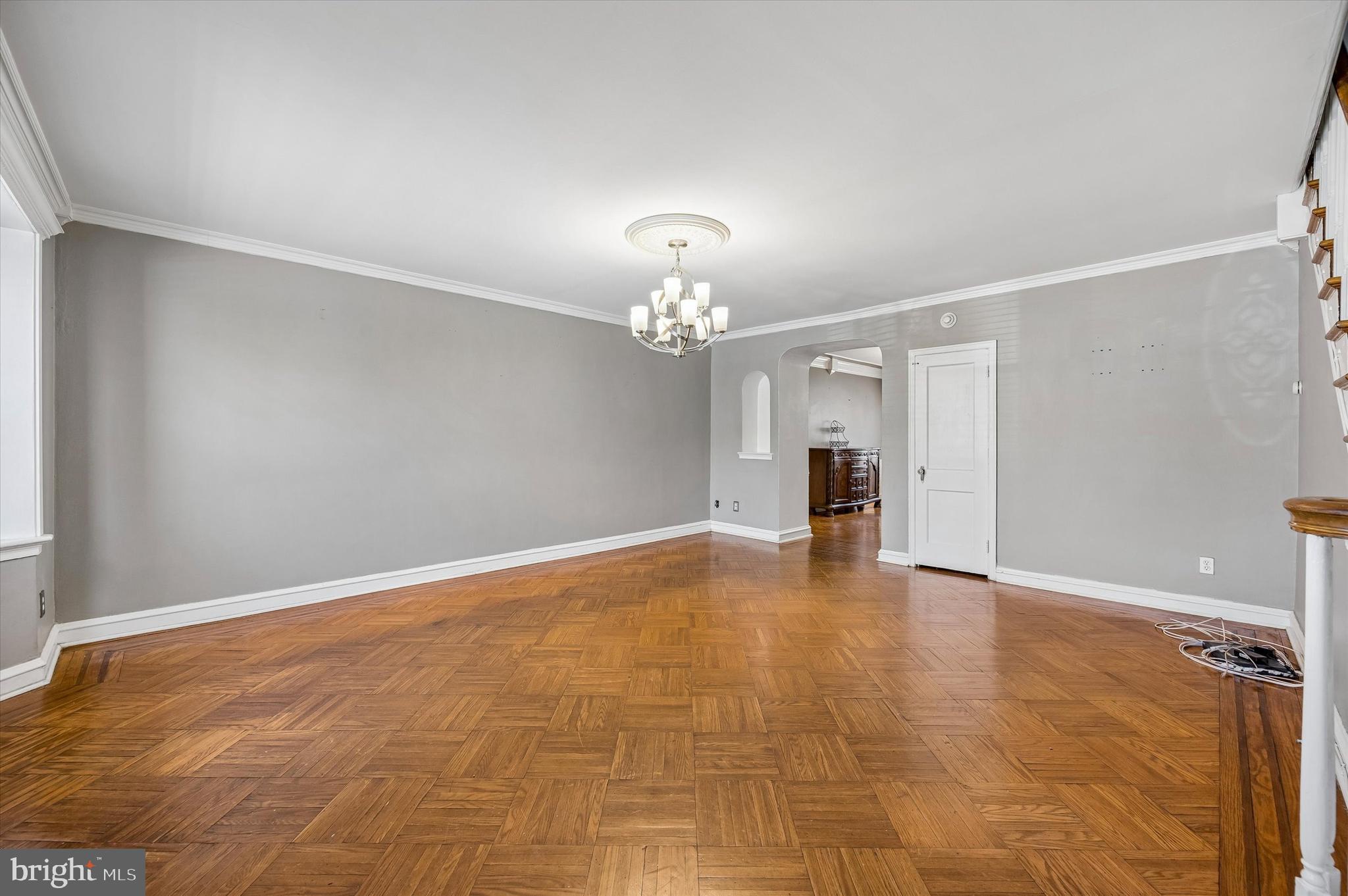 OXFORD CIRCLE - Residential