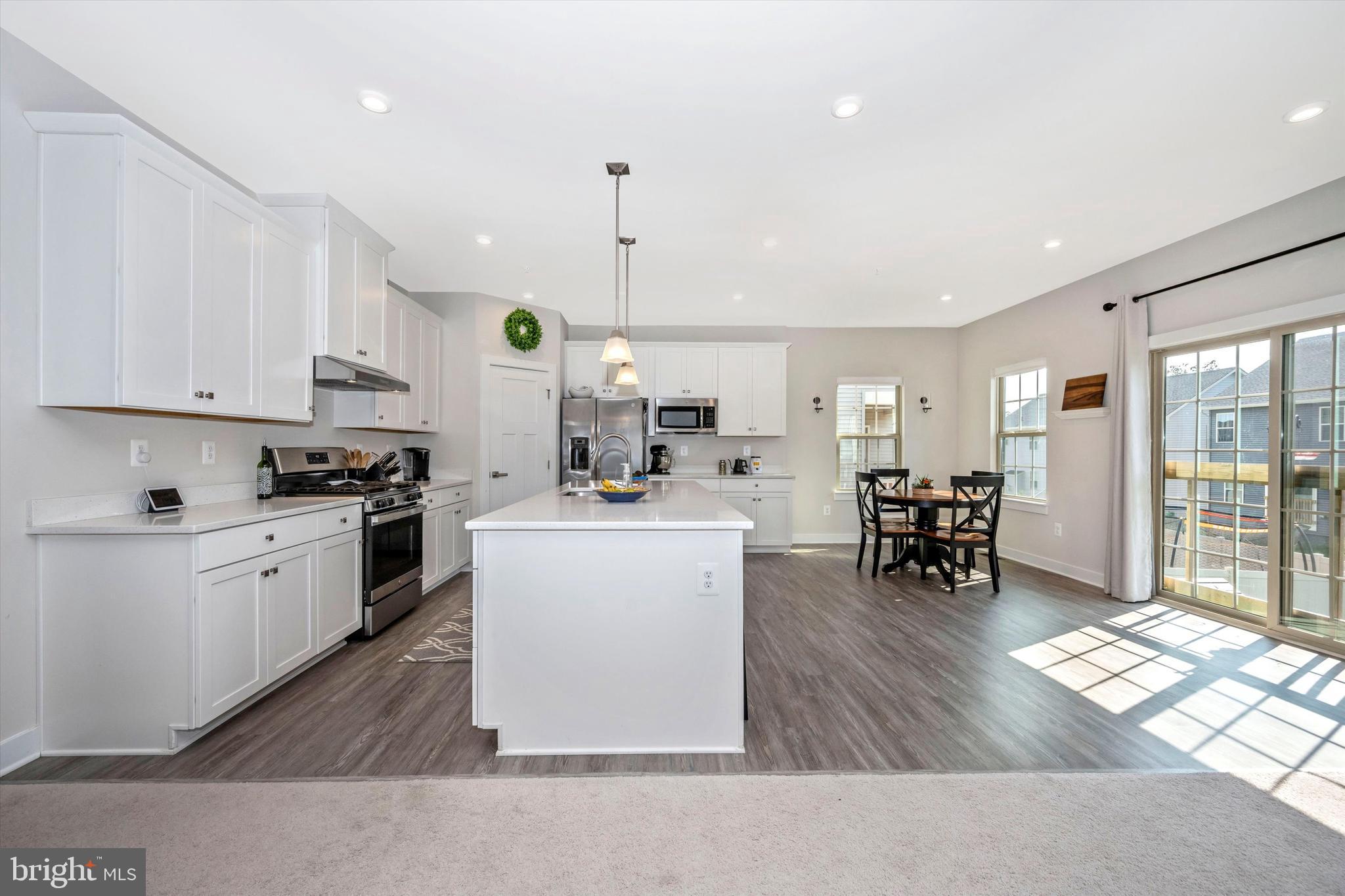 LAKE LINGANORE WOODRIDGE - Residential