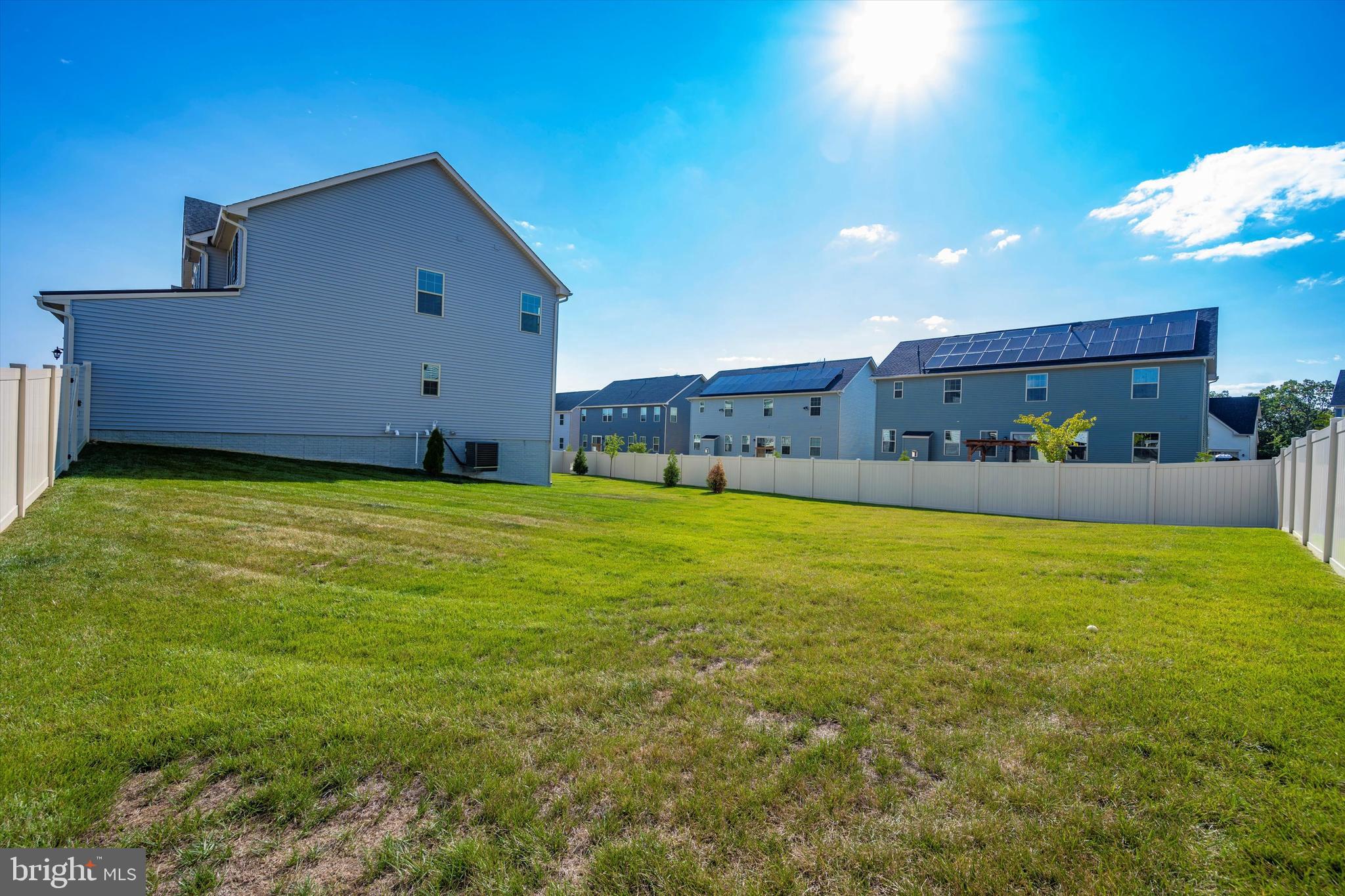 LAKE LINGANORE WOODRIDGE - Residential