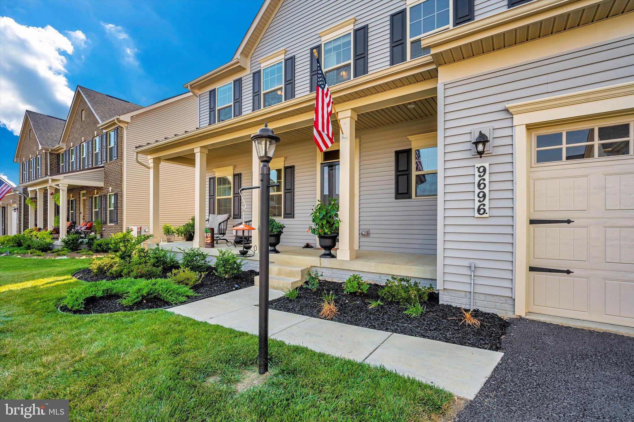 LAKE LINGANORE WOODRIDGE - Residential