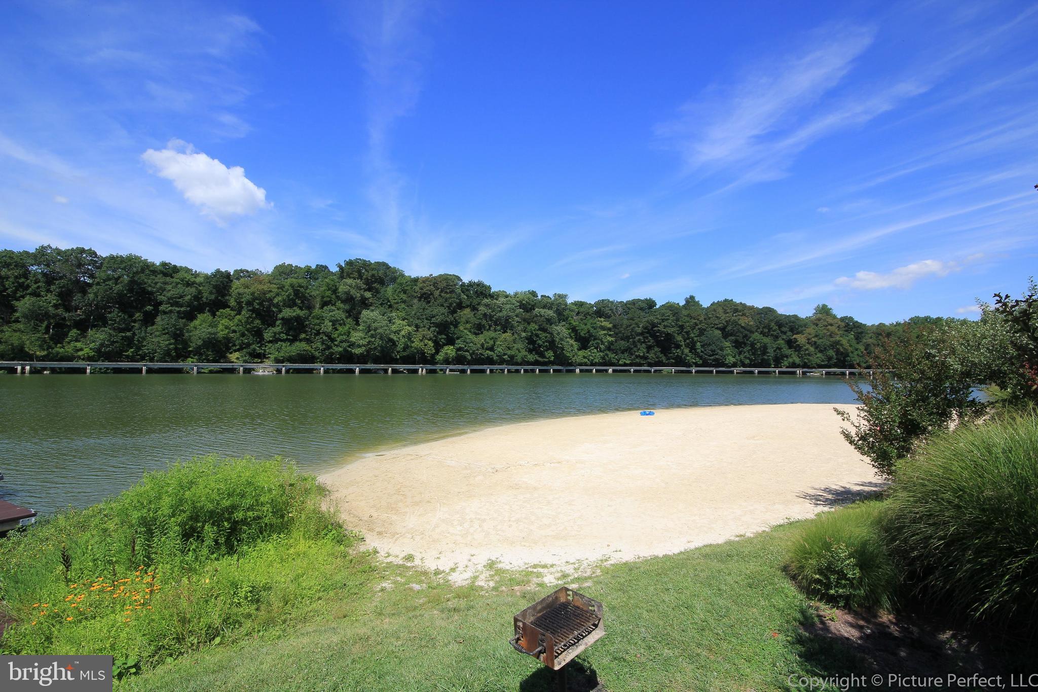 LAKE LINGANORE WOODRIDGE - Residential