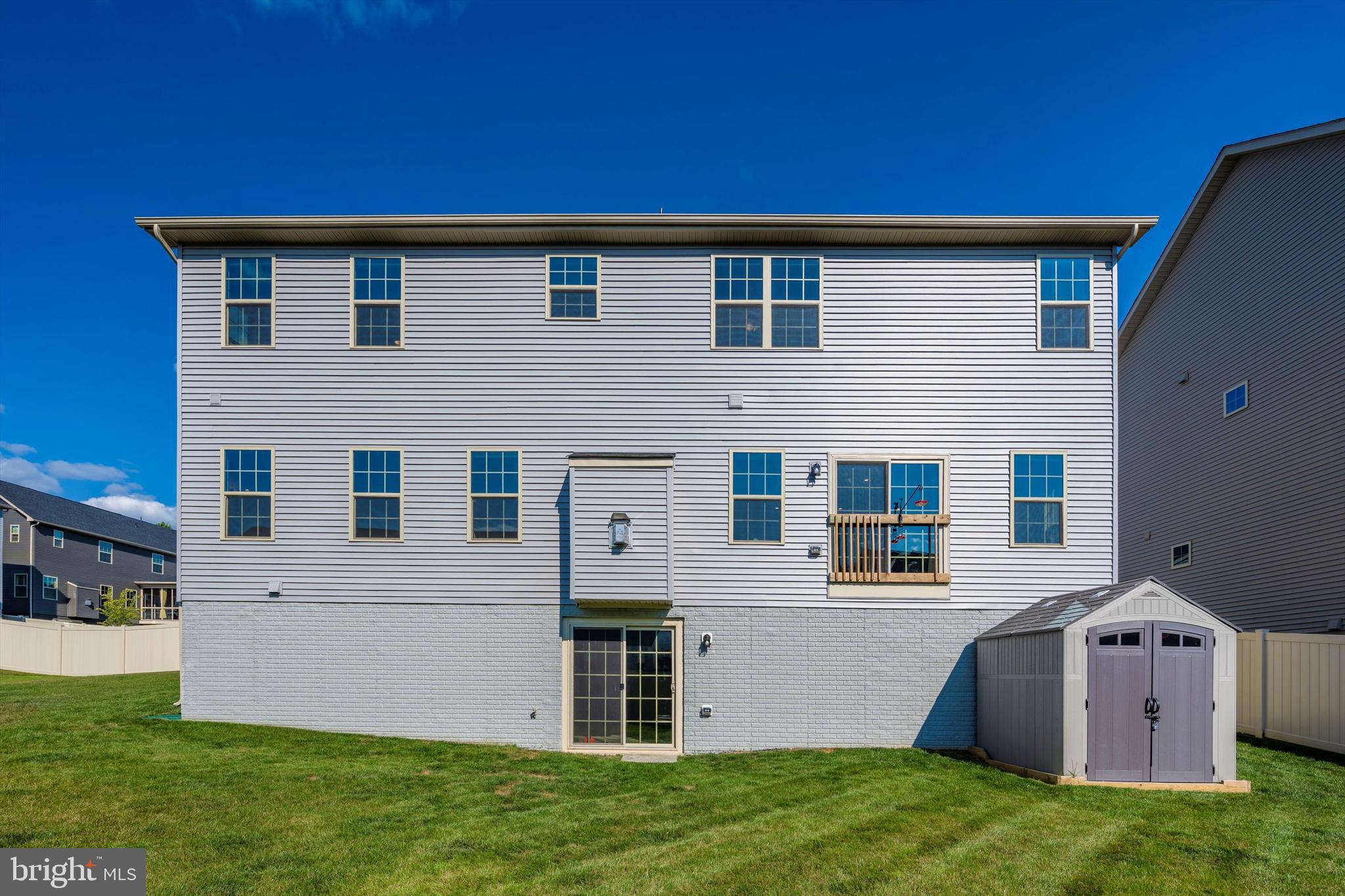 LAKE LINGANORE WOODRIDGE - Residential