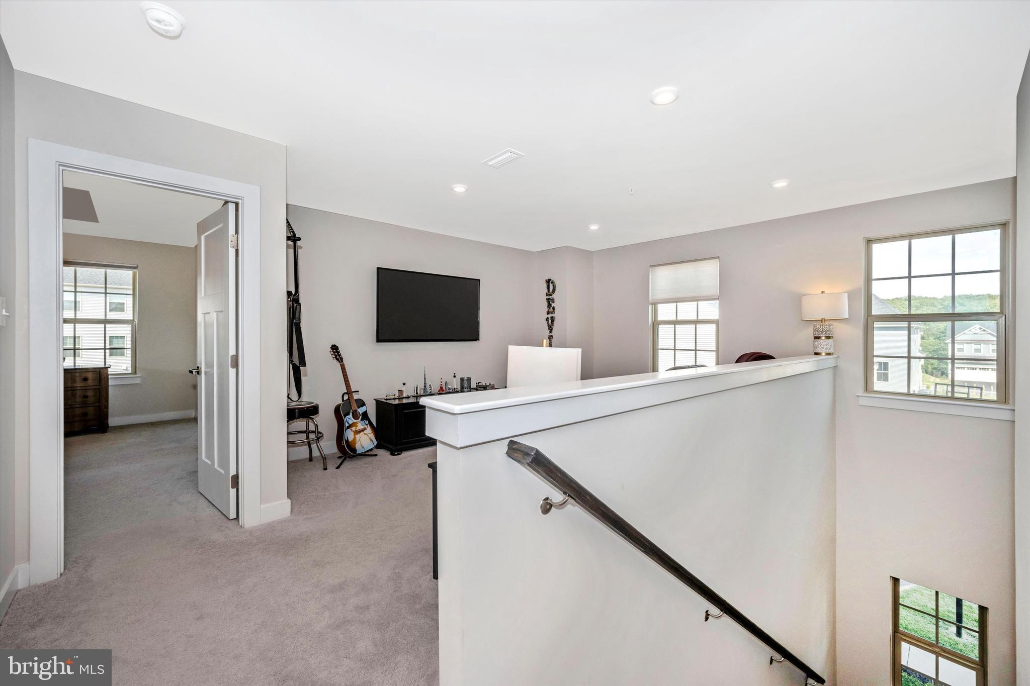 LAKE LINGANORE WOODRIDGE - Residential