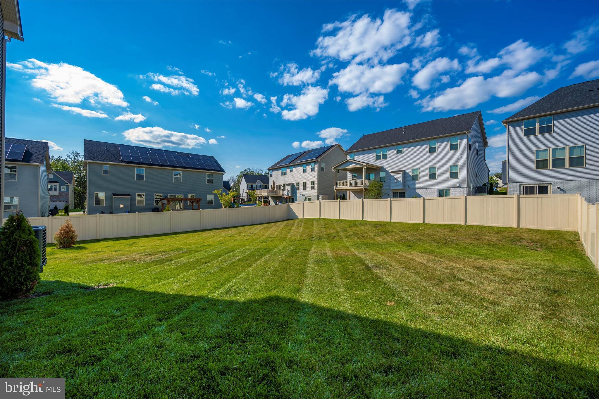 LAKE LINGANORE WOODRIDGE - Residential