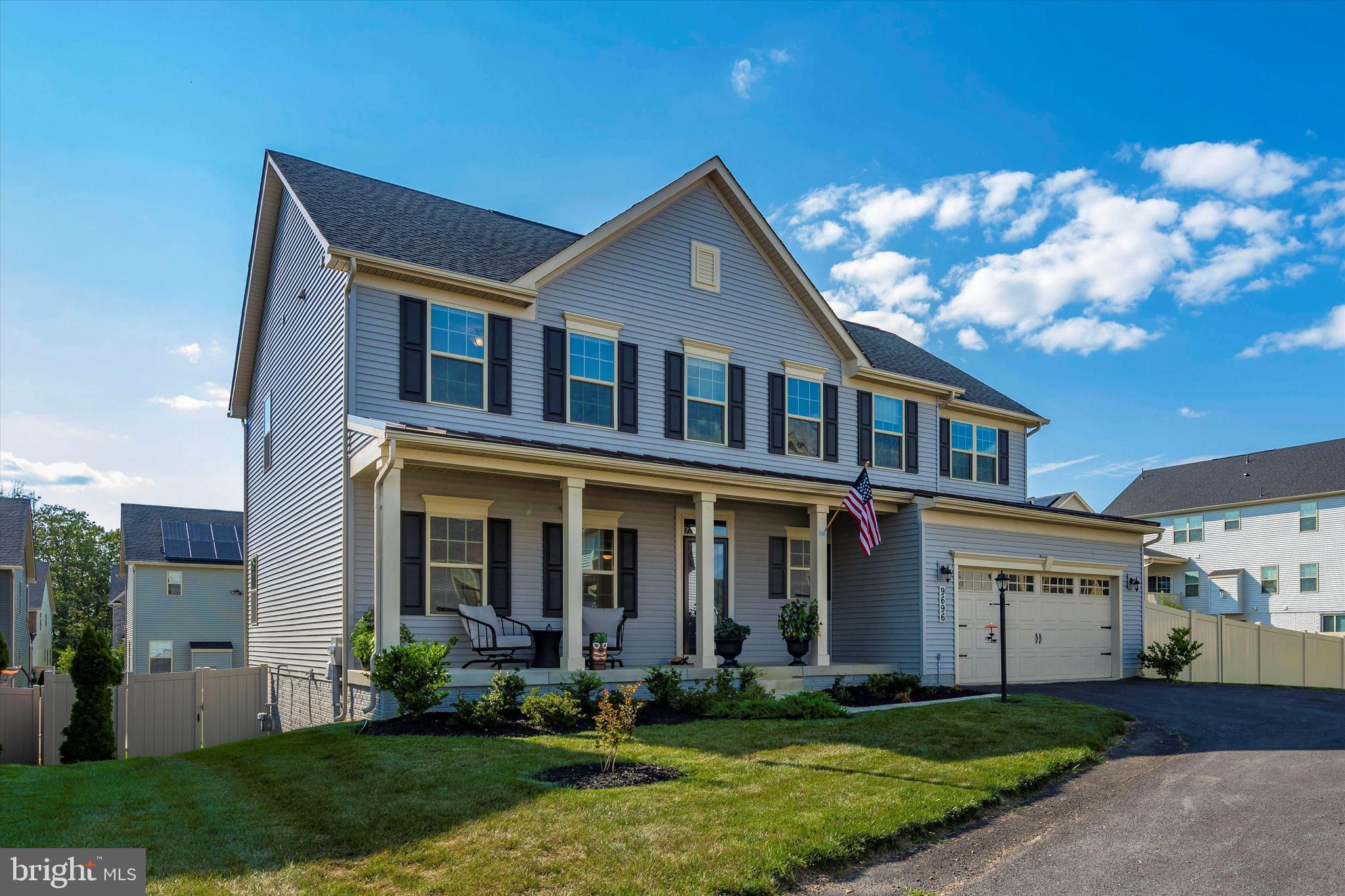 LAKE LINGANORE WOODRIDGE - Residential