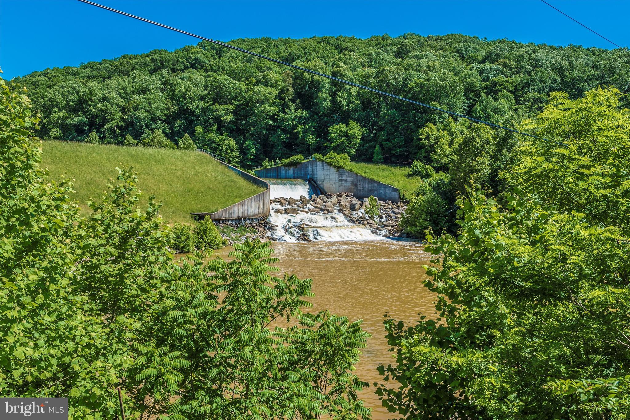 LAKE LINGANORE WOODRIDGE - Residential