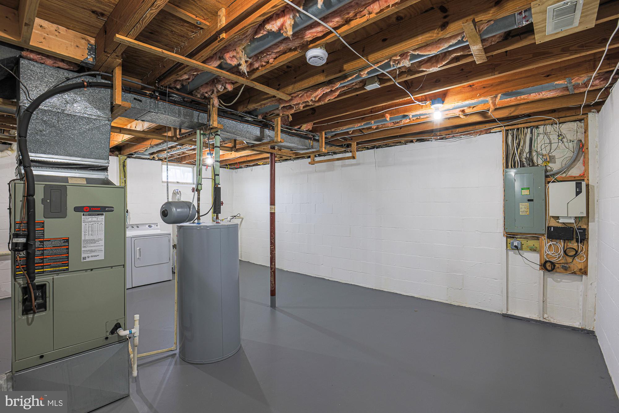 GOLDEN ACRES - Residential