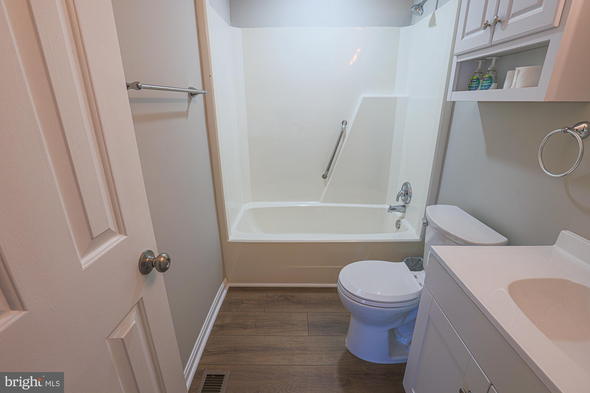 GOLDEN ACRES - Residential