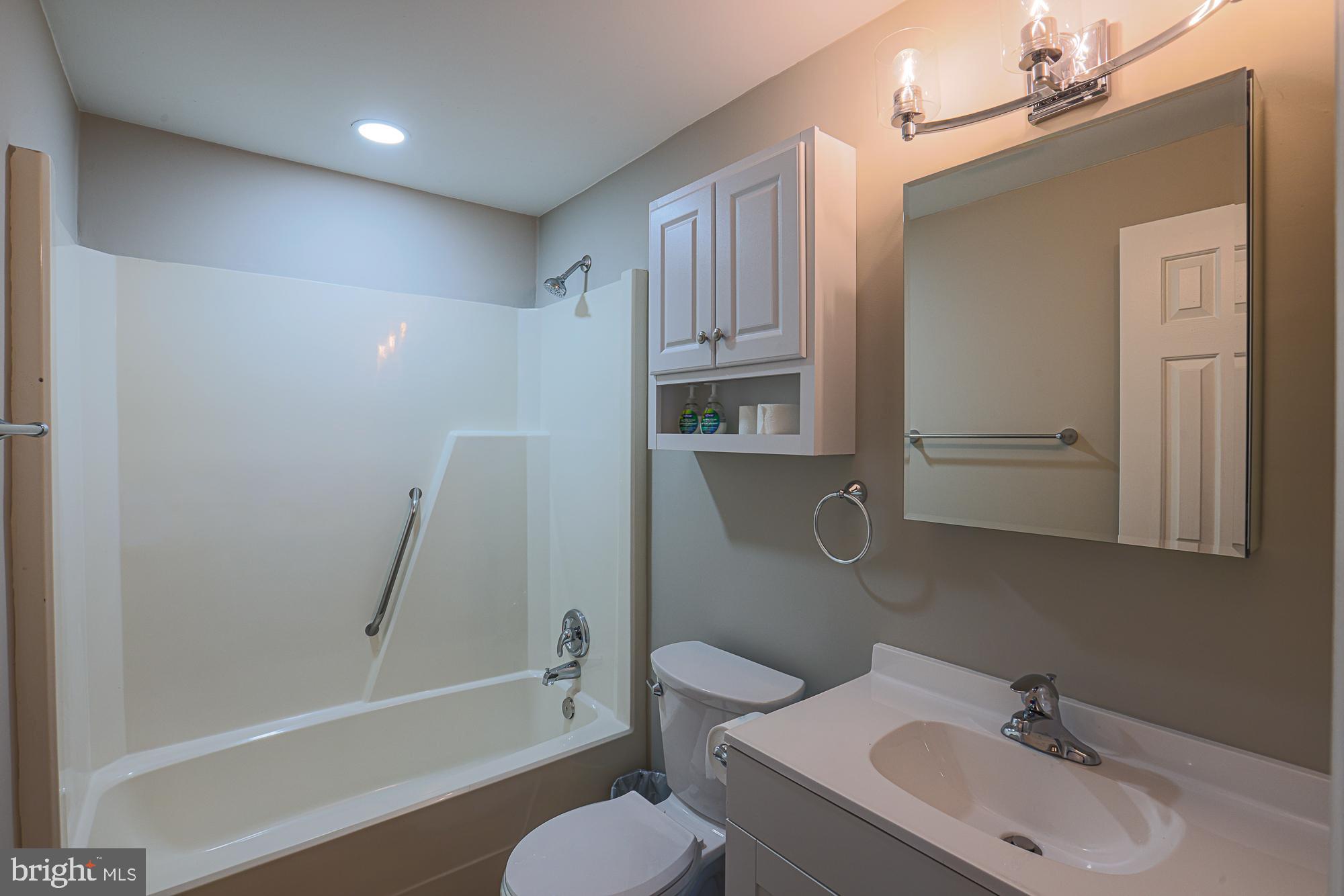 GOLDEN ACRES - Residential