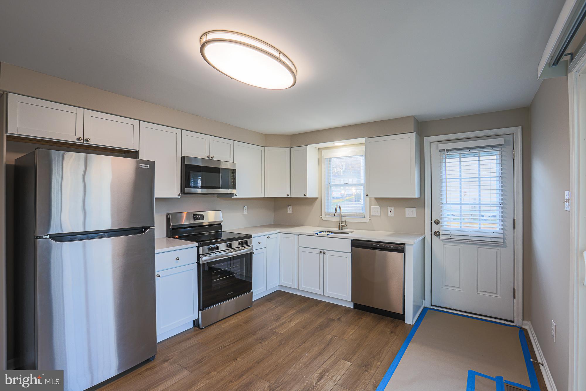 GOLDEN ACRES - Residential