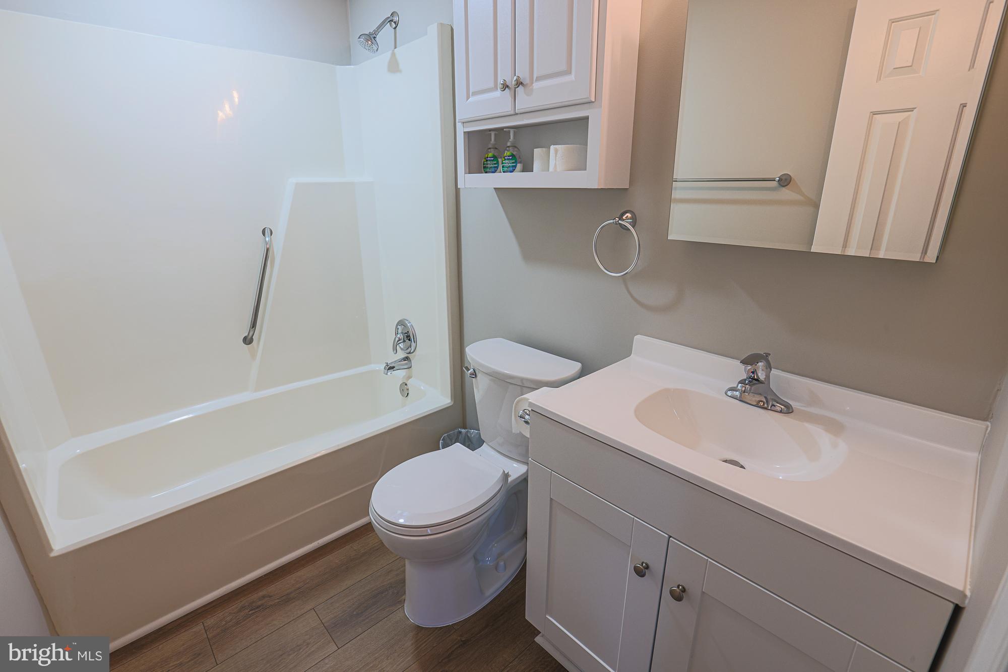 GOLDEN ACRES - Residential