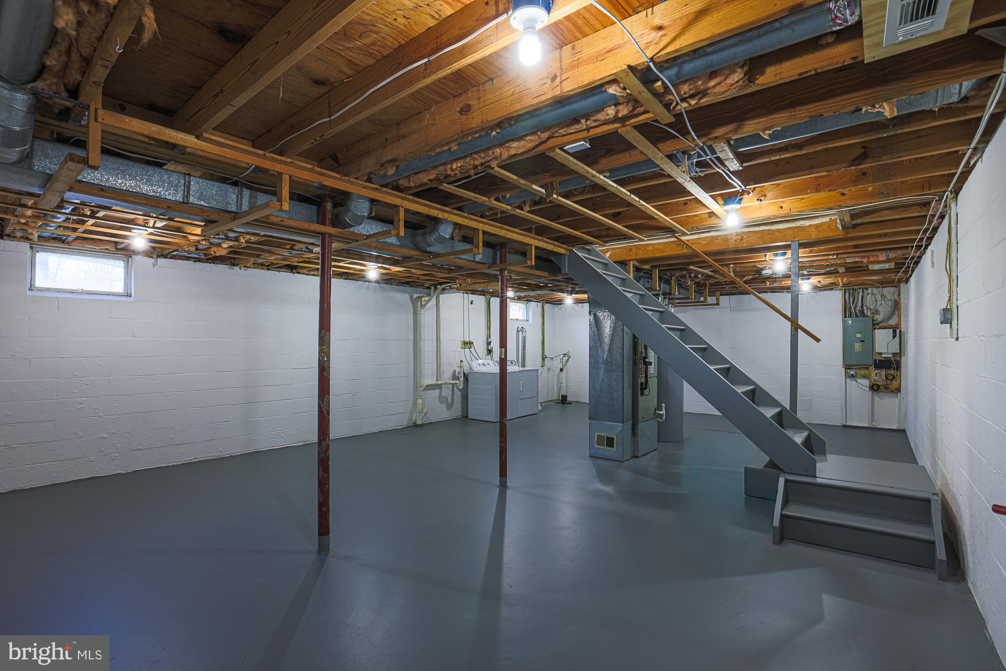 GOLDEN ACRES - Residential