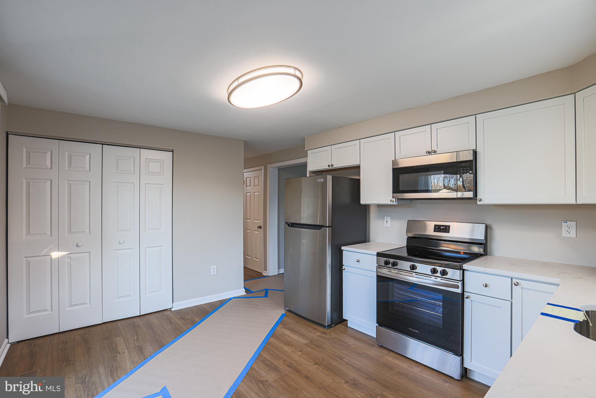 GOLDEN ACRES - Residential