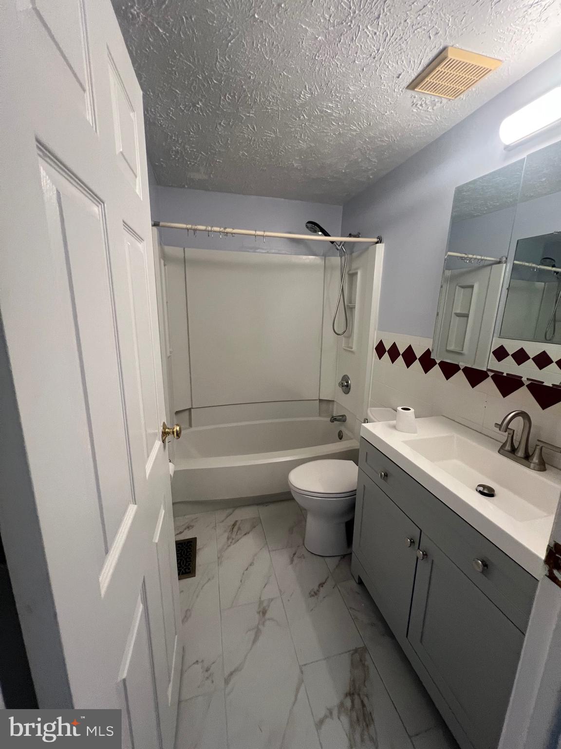 19426 BREEZEDALE LANE