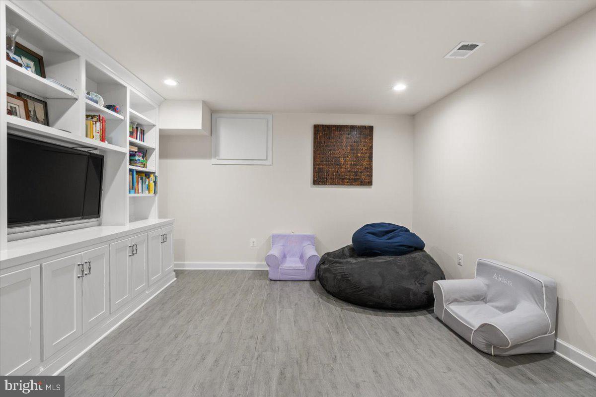 ROSEMONT - Residential