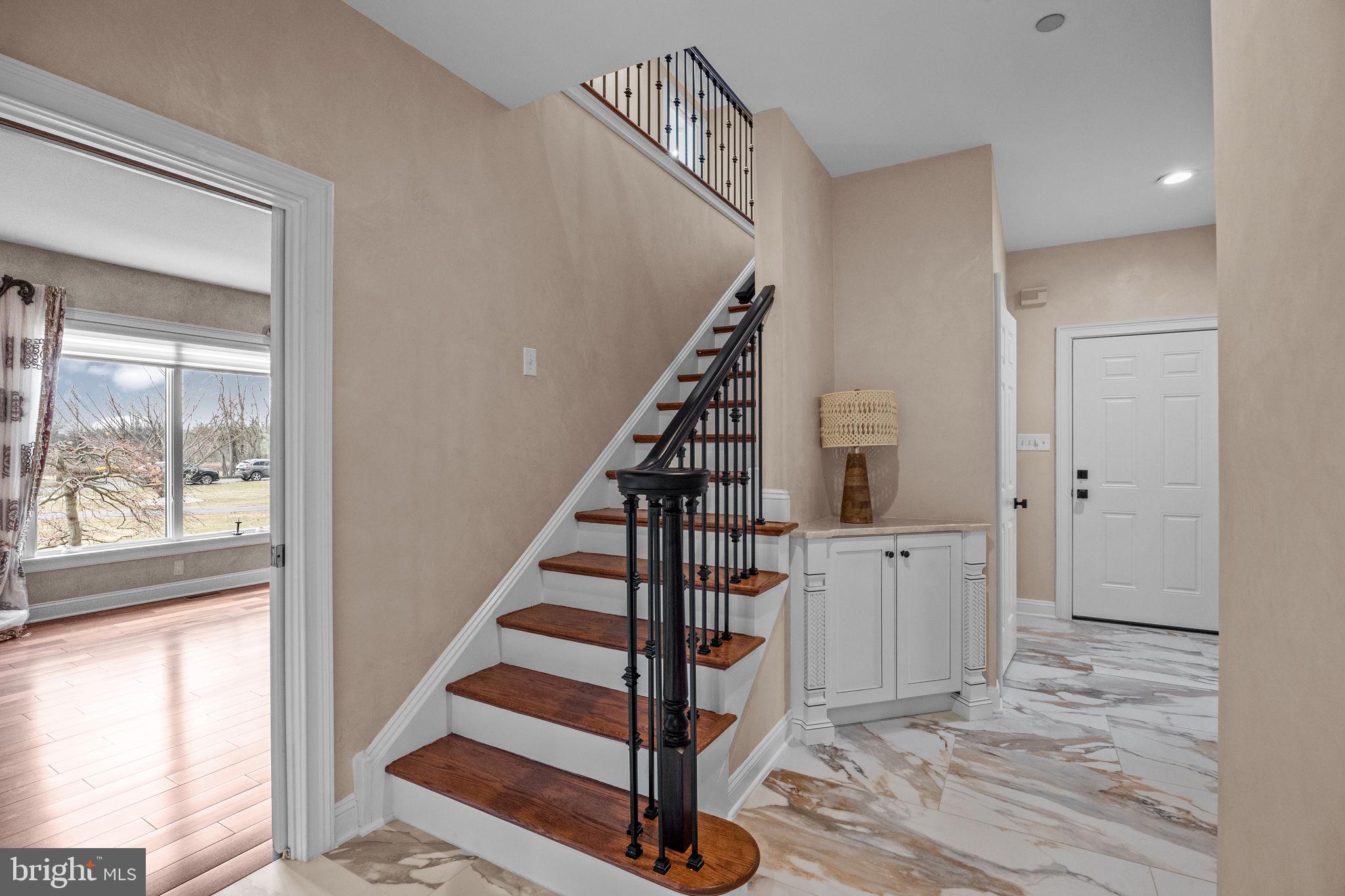 WHITE GATE - Residential