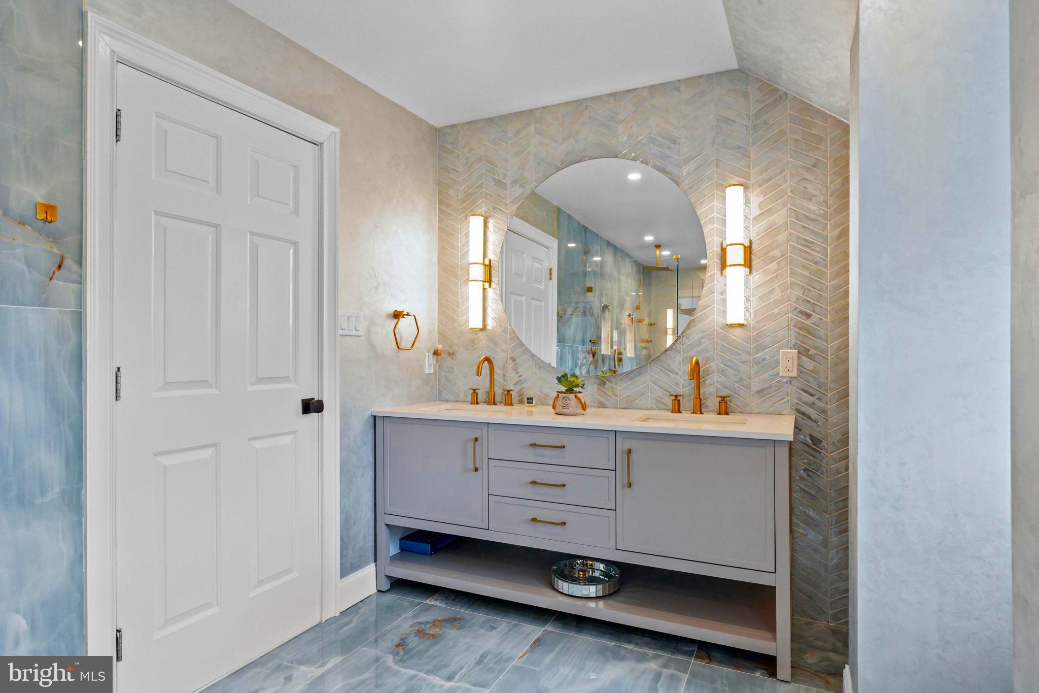 WHITE GATE - Residential