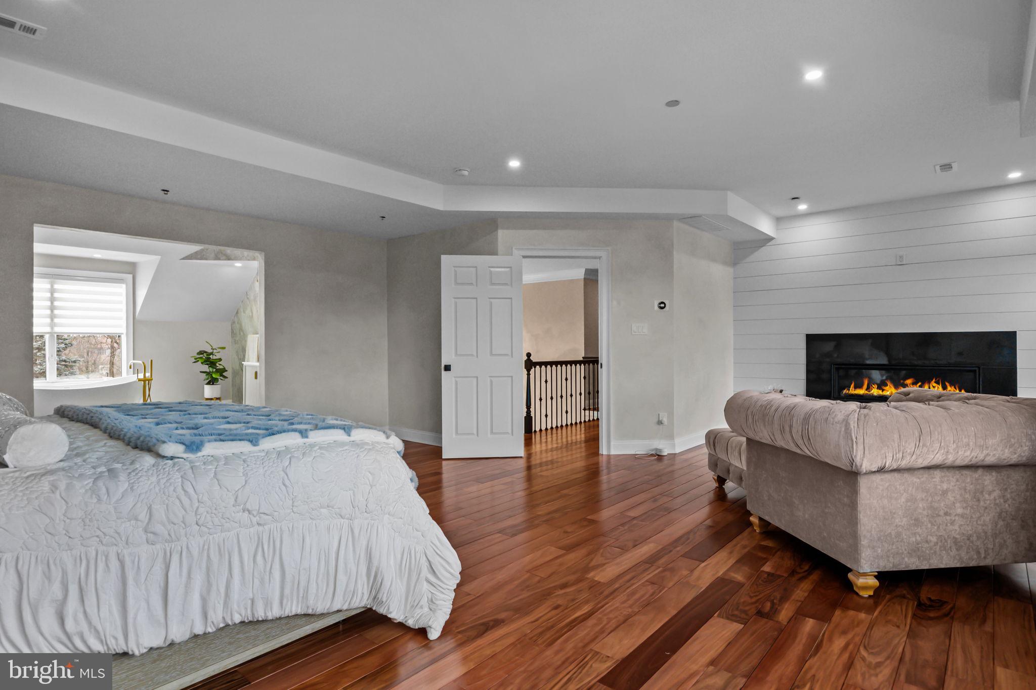 WHITE GATE - Residential