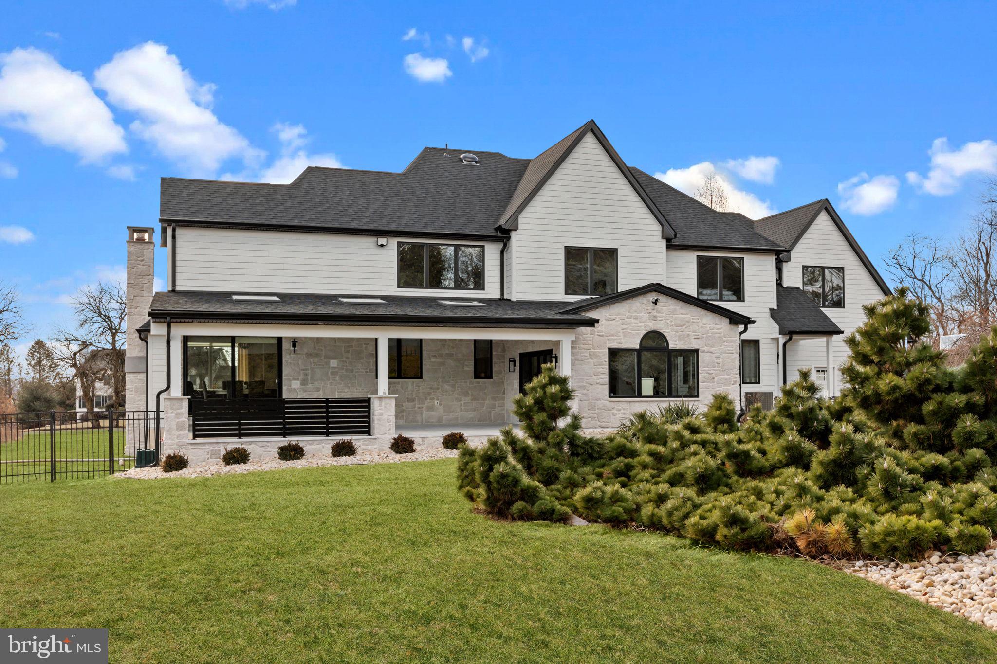 WHITE GATE - Residential