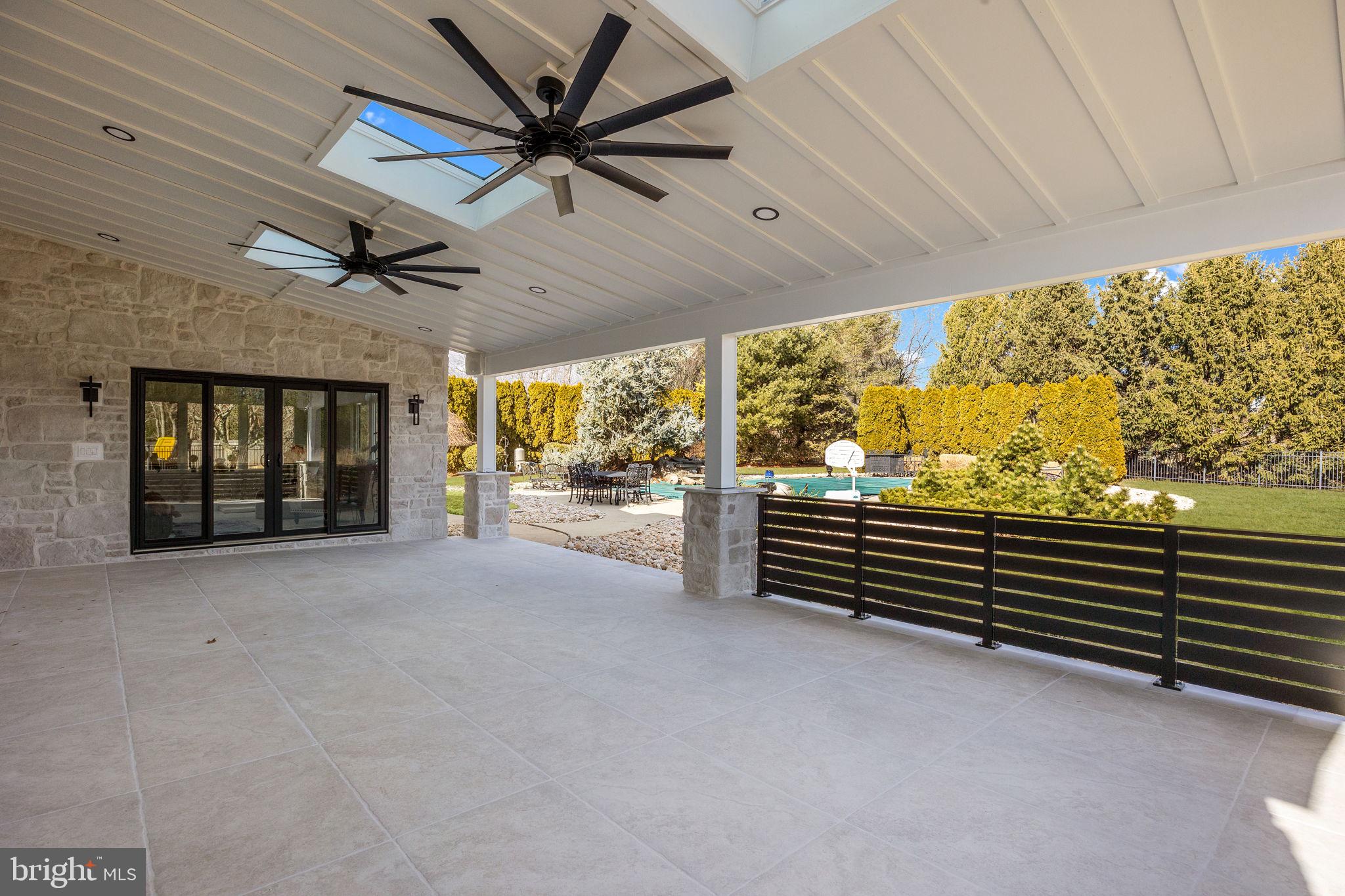 WHITE GATE - Residential